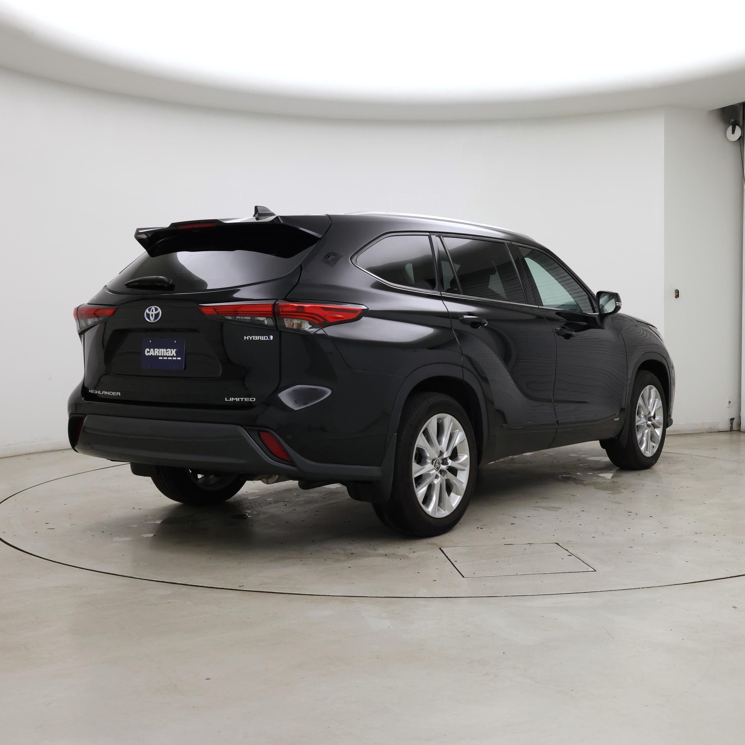 Thumbnail: 2023 Toyota Highlander - 8