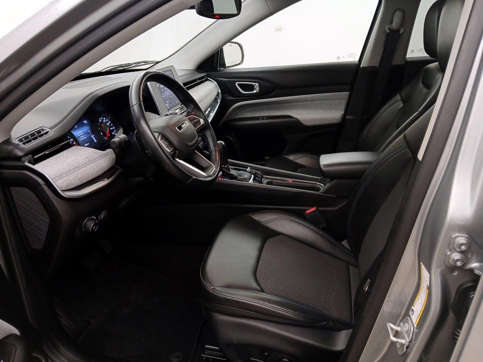 Thumbnail: 2022 Jeep Compass - 11