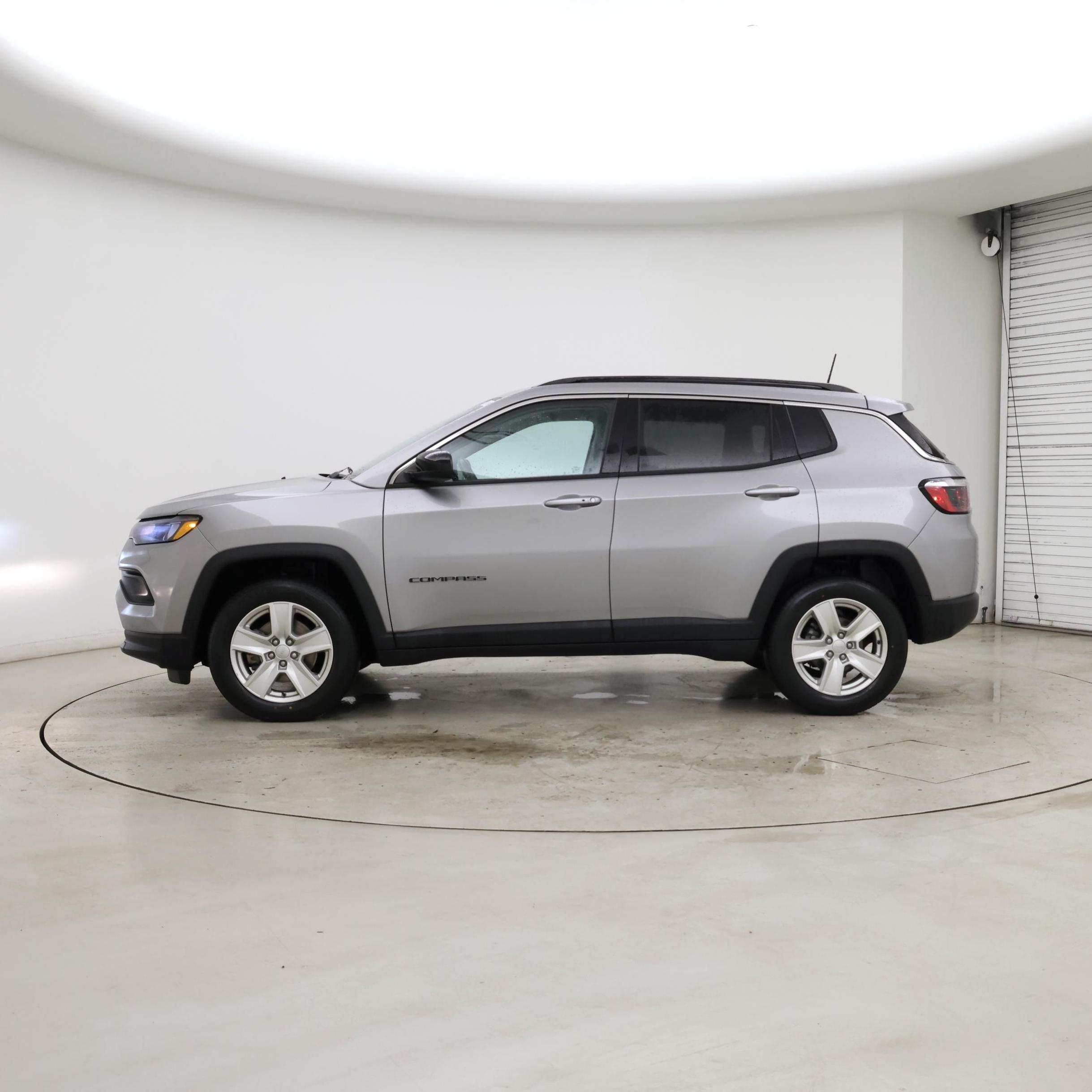 Thumbnail: 2022 Jeep Compass - 3