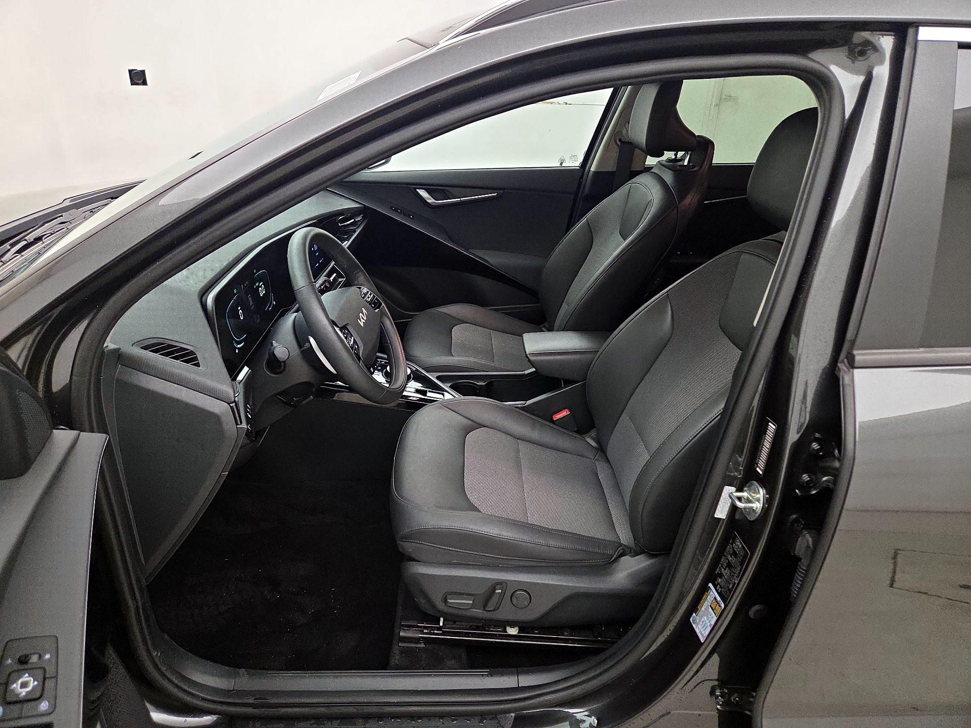 Thumbnail: 2023 Kia Niro - 11
