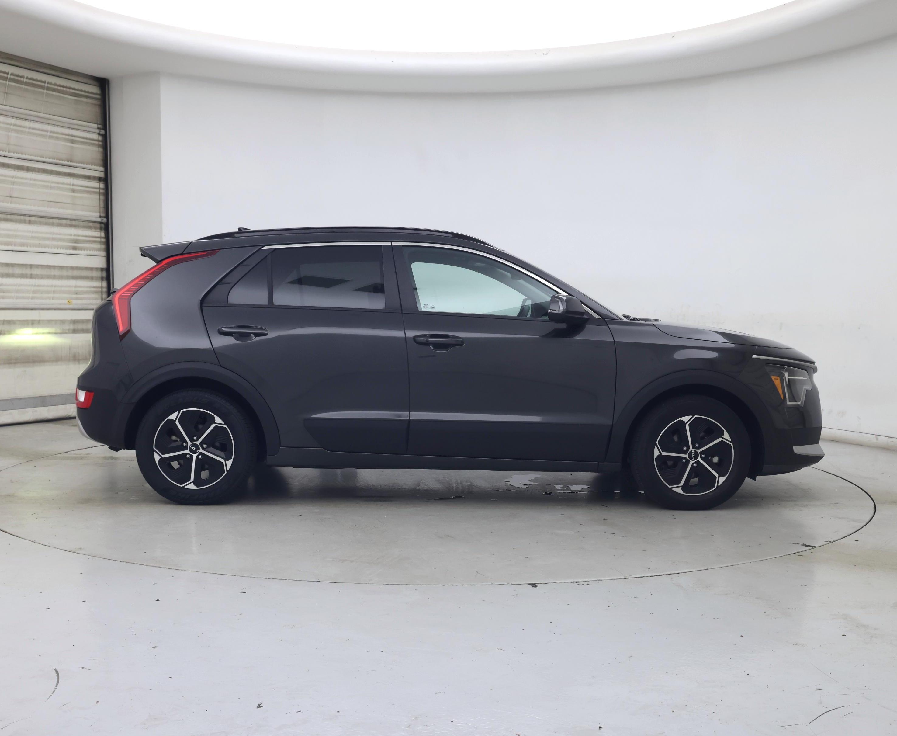 Thumbnail: 2023 Kia Niro - 7