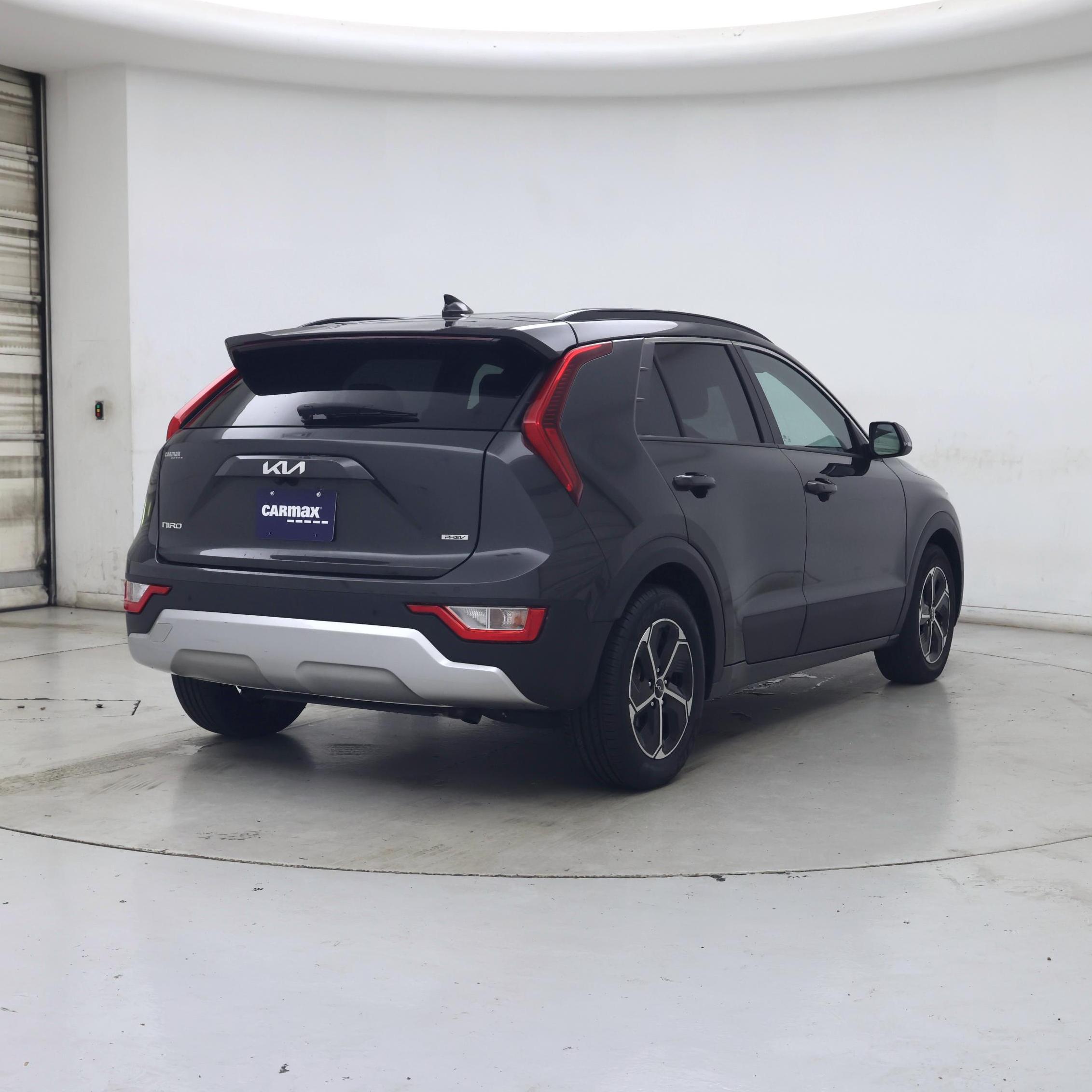 Thumbnail: 2023 Kia Niro - 8
