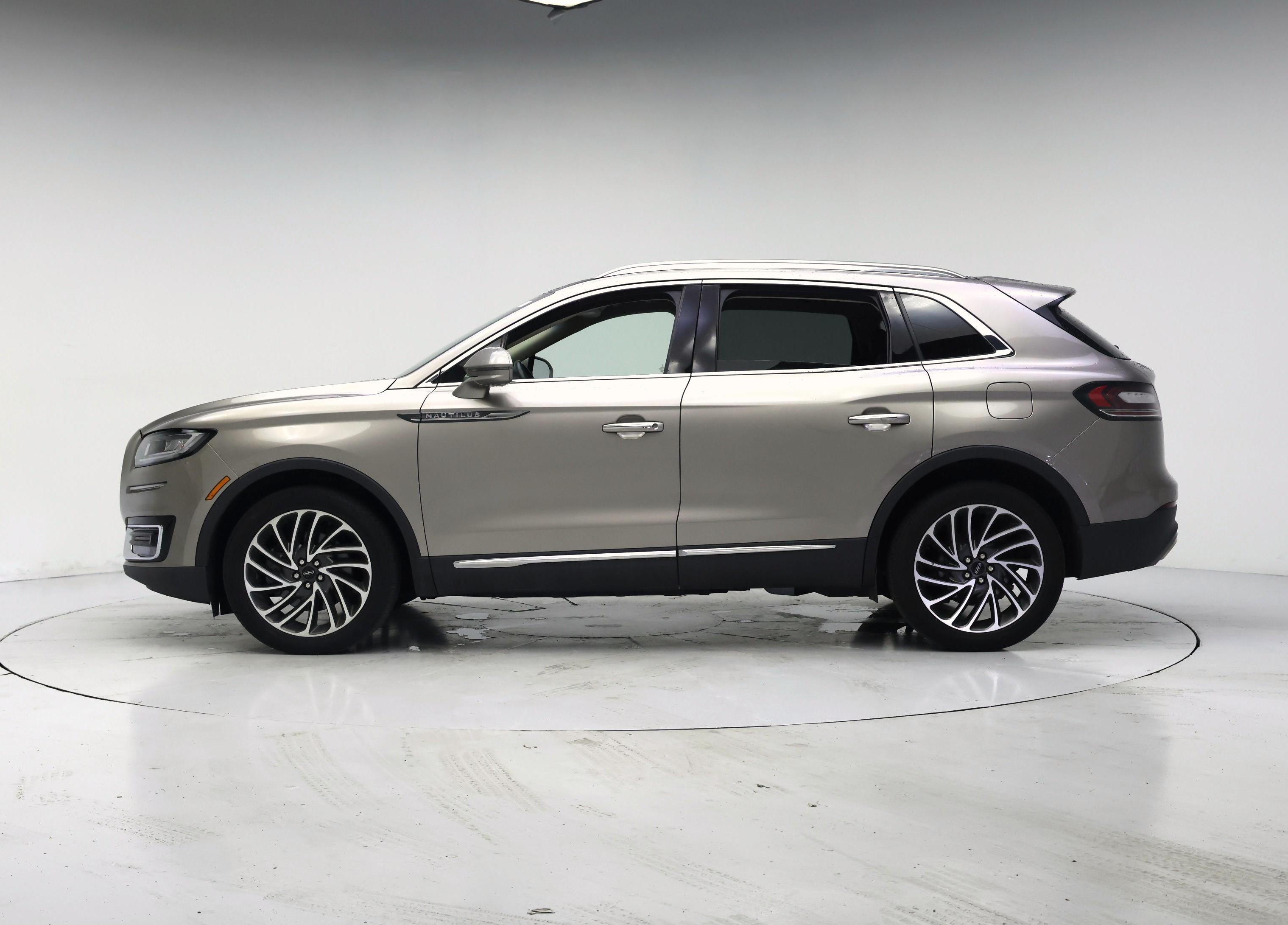 Thumbnail: 2020 Lincoln Nautilus - 3