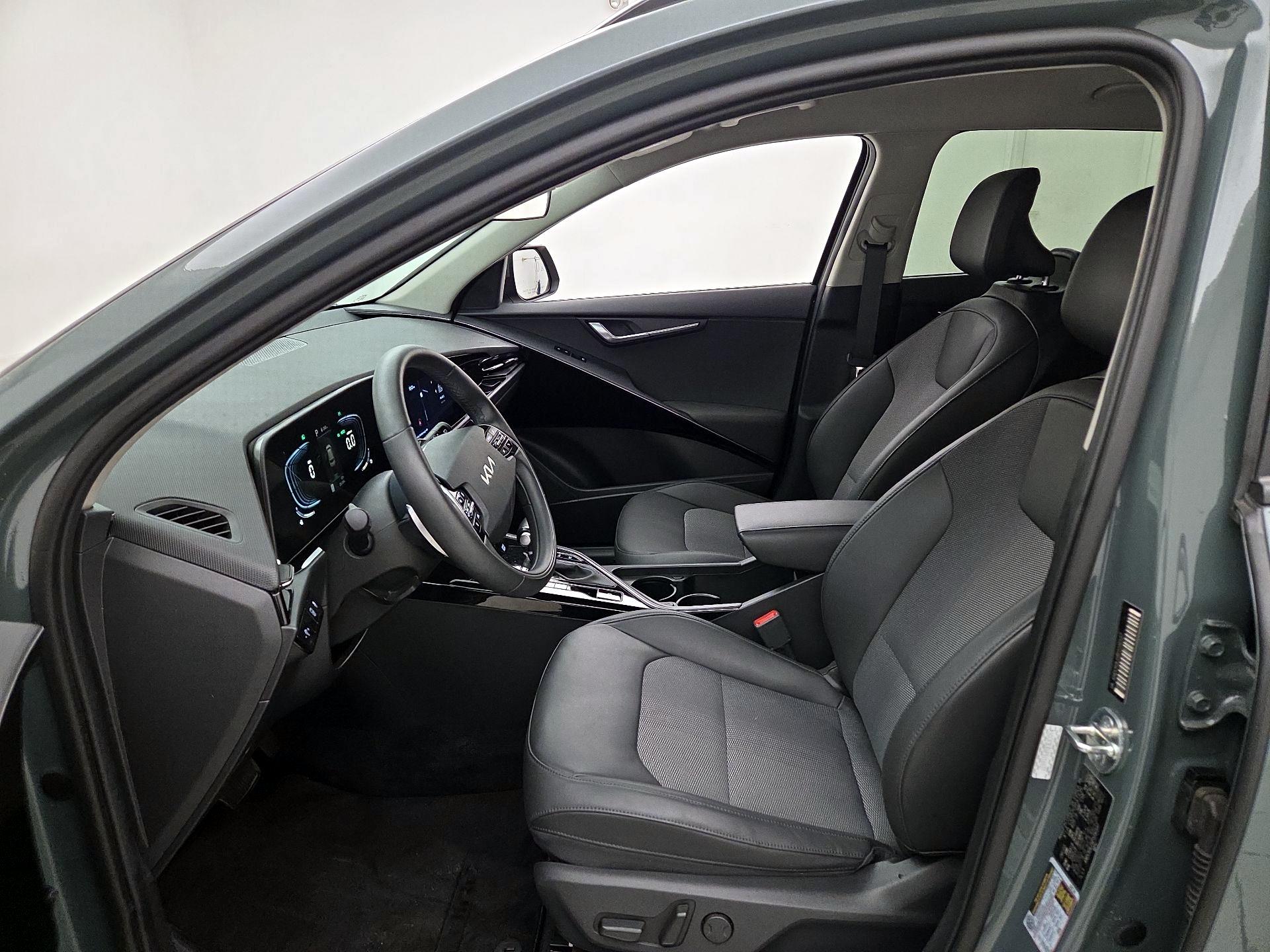 Thumbnail: 2023 Kia Niro - 11