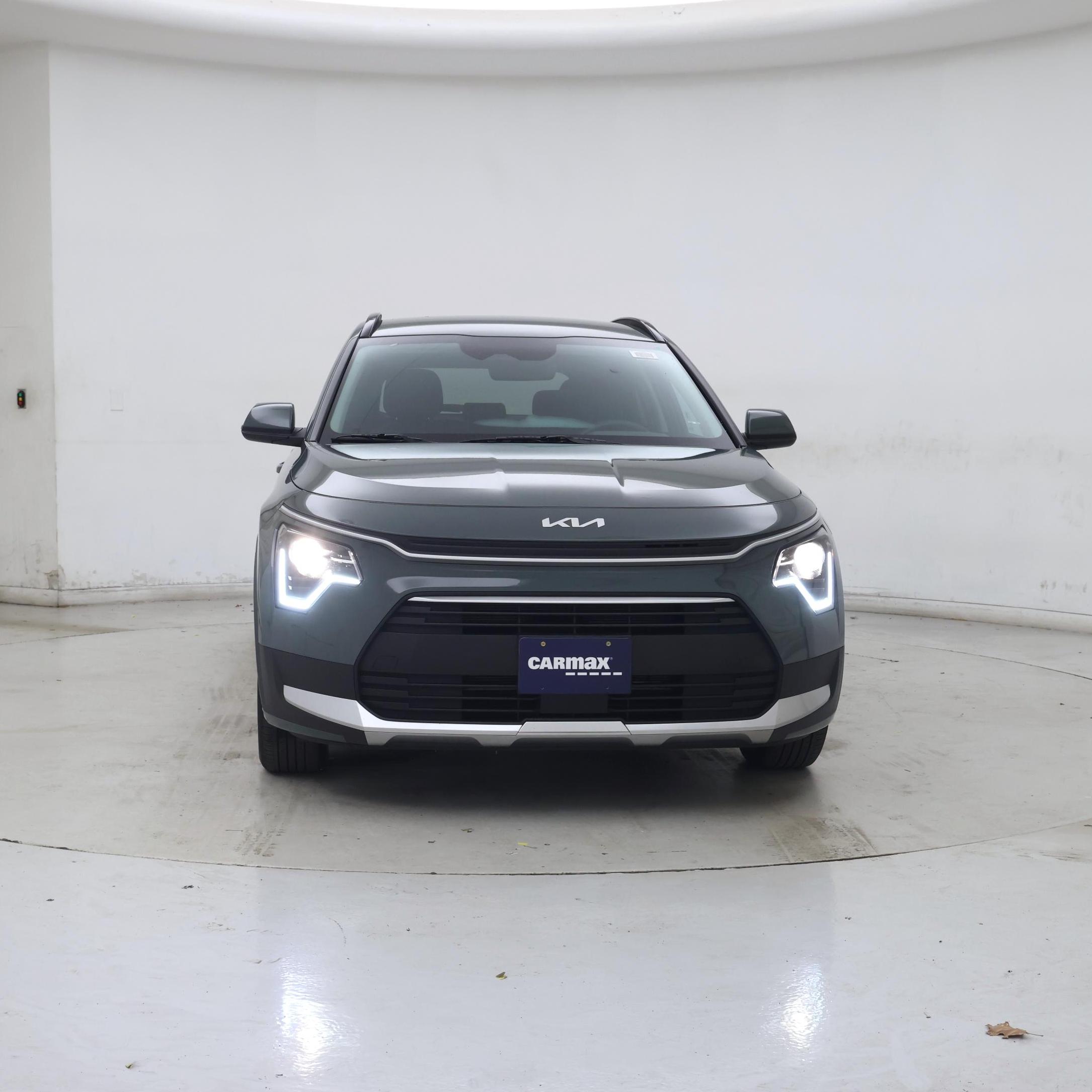 Thumbnail: 2023 Kia Niro - 5