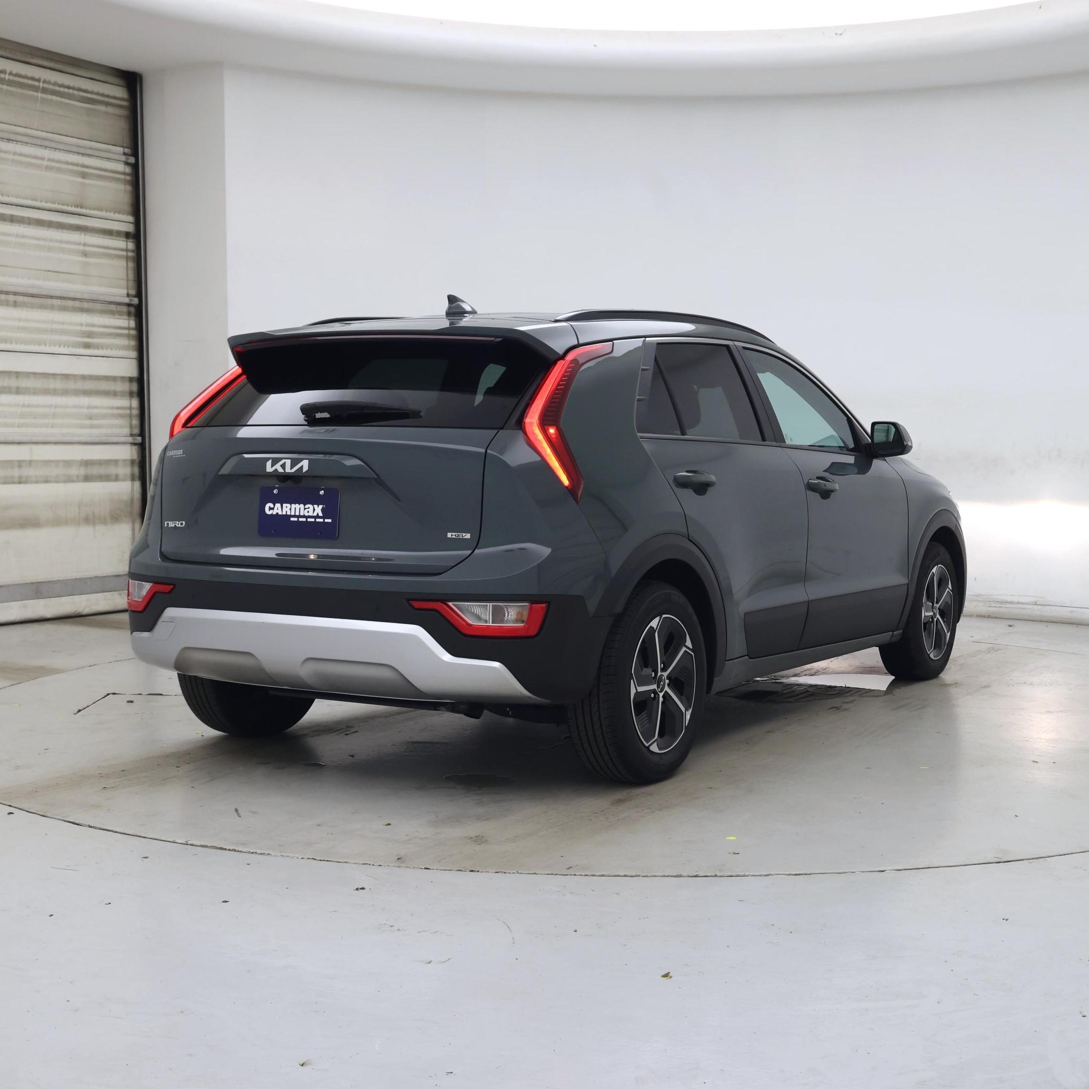 Thumbnail: 2023 Kia Niro - 8