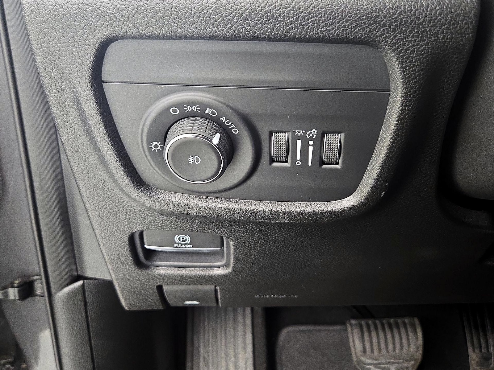 2022 Jeep Grand Cherokee Limited - Photo 14