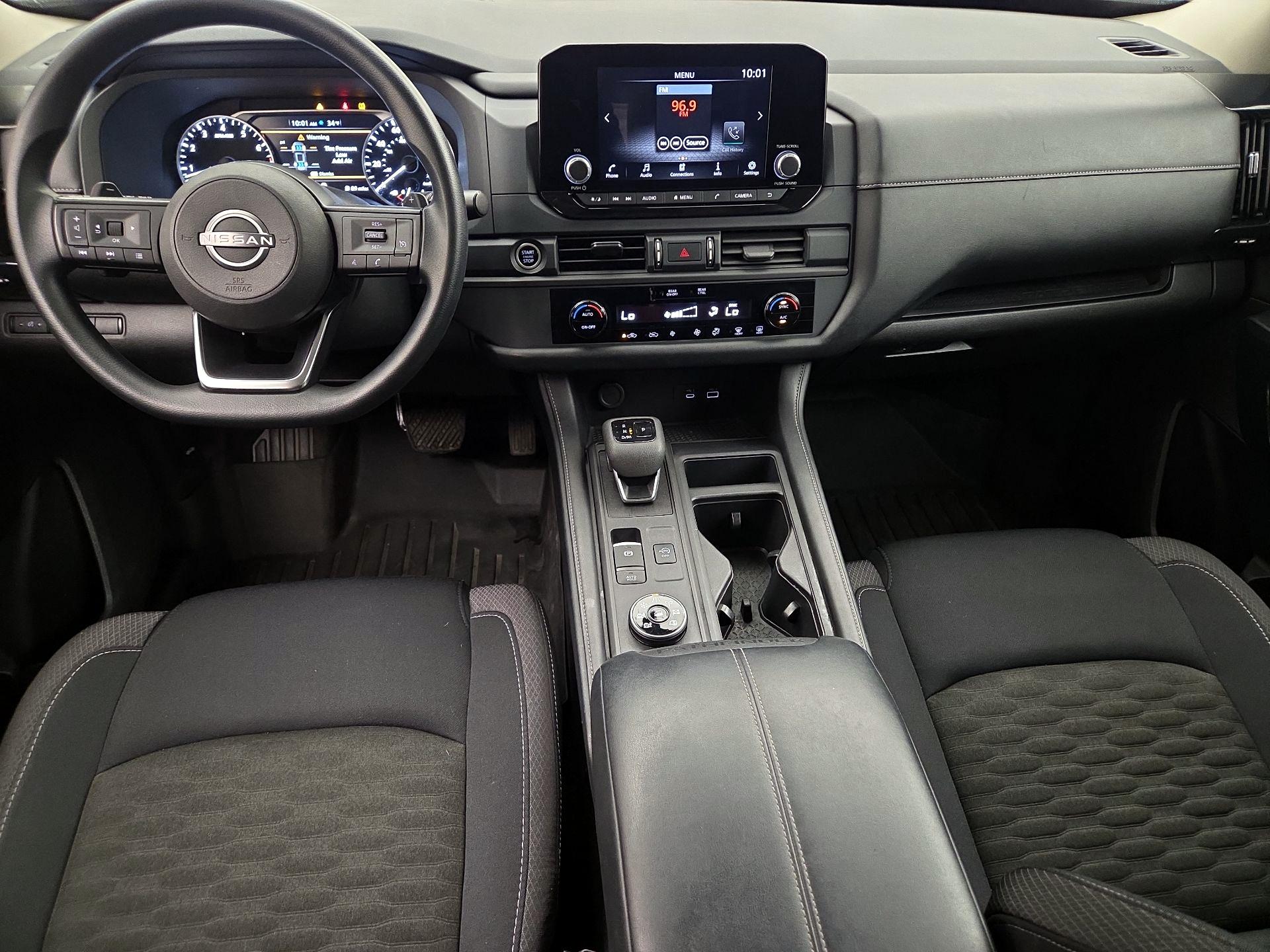 Thumbnail: 2023 Nissan Pathfinder - 9