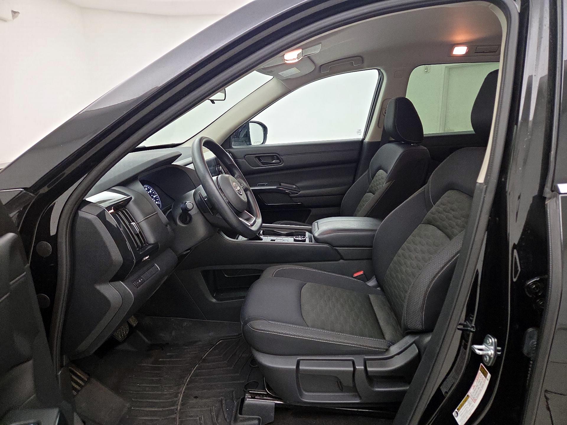 Thumbnail: 2023 Nissan Pathfinder - 11