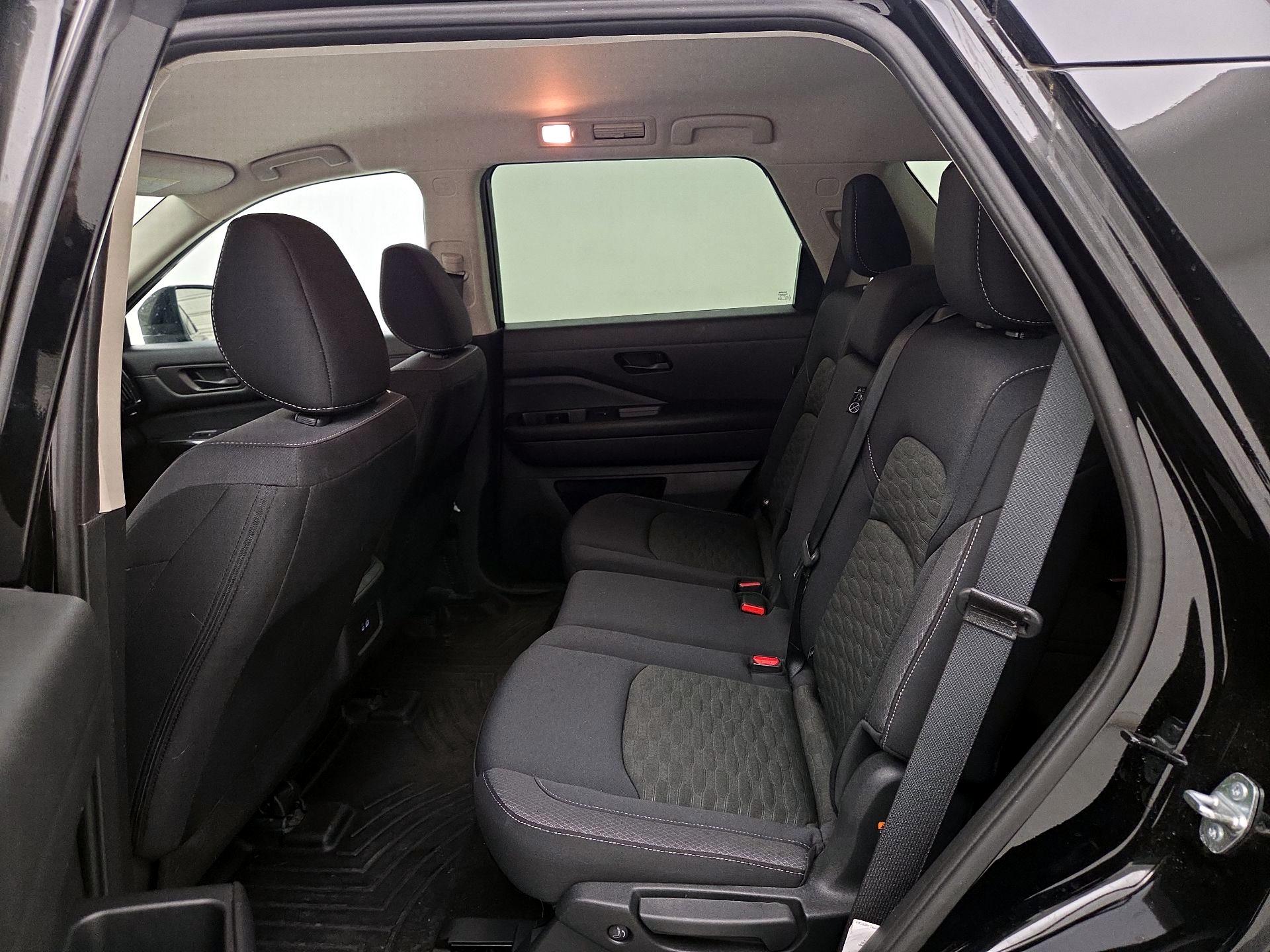 Thumbnail: 2023 Nissan Pathfinder - 19