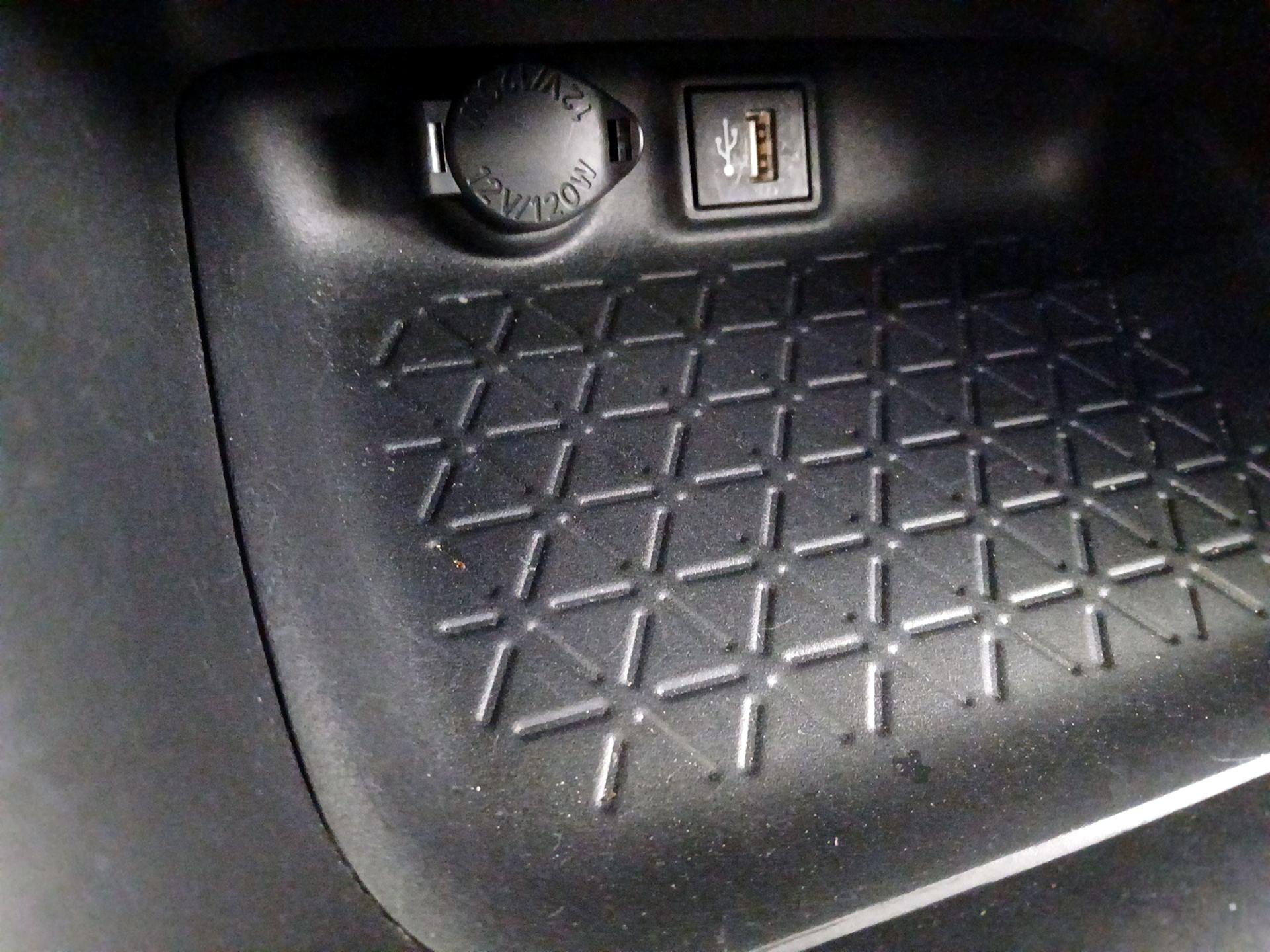 Thumbnail: 2023 Toyota RAV4 - 19