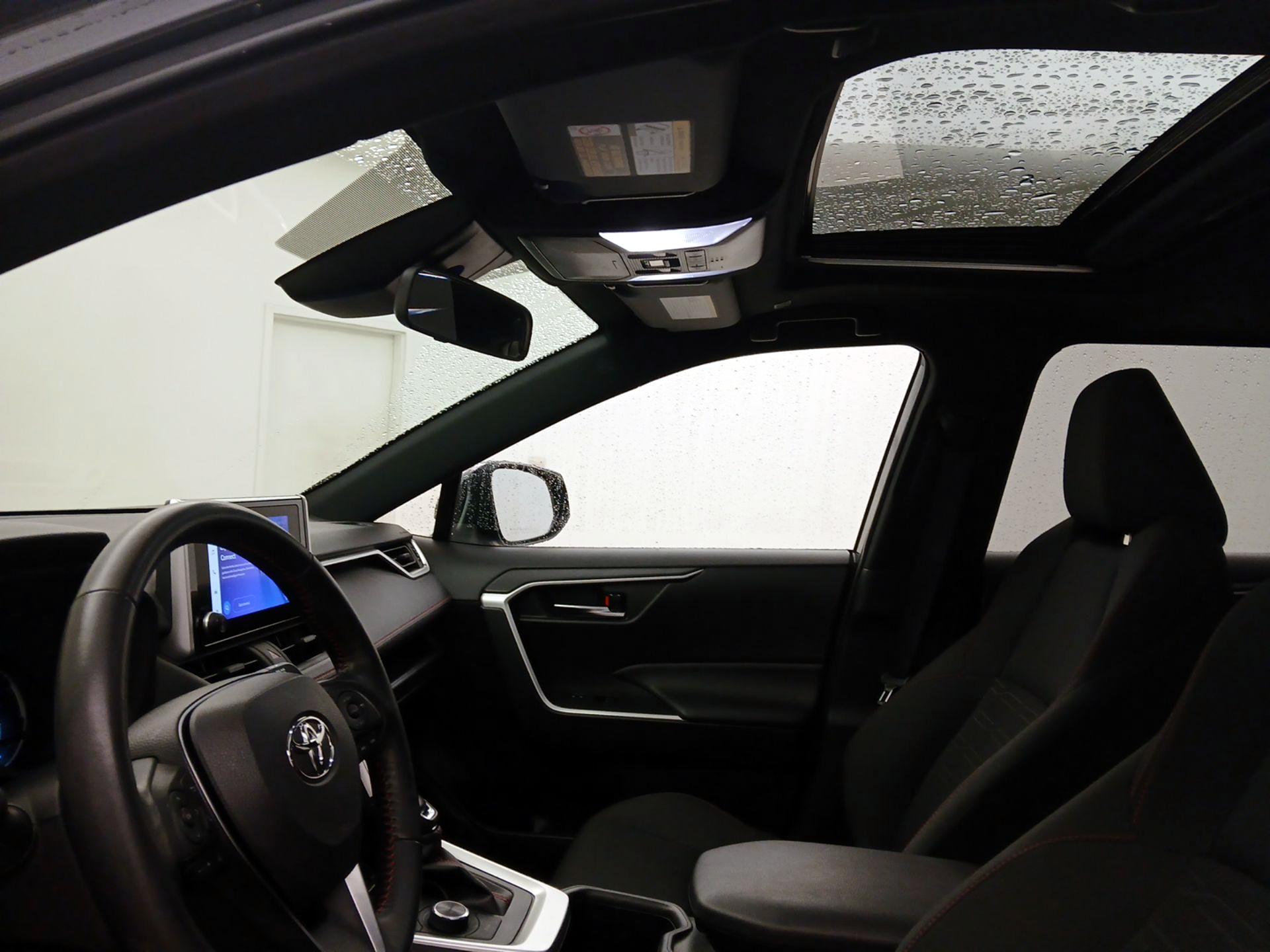 Thumbnail: 2023 Toyota RAV4 - 20