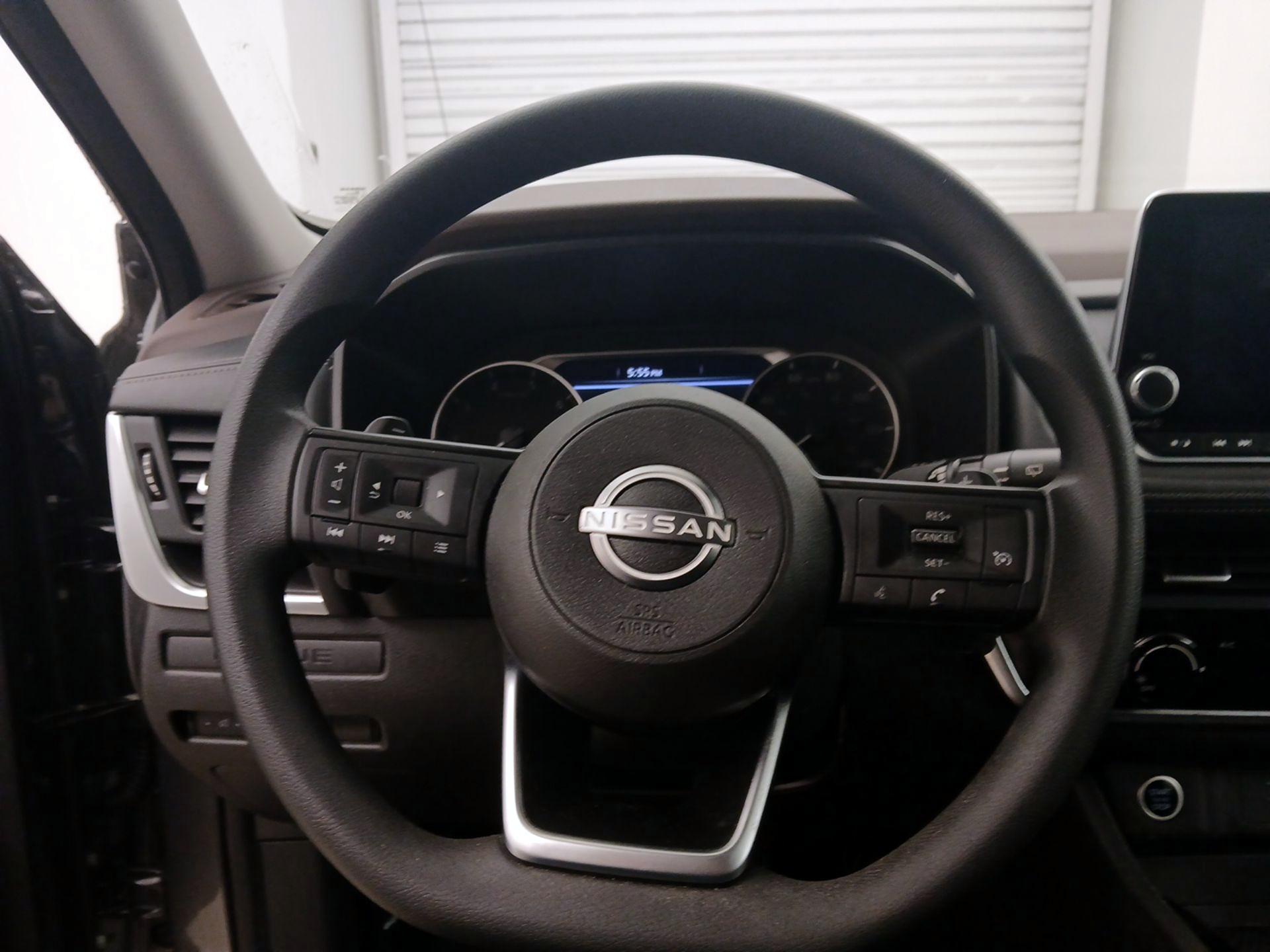 Thumbnail: 2023 Nissan Rogue - 10