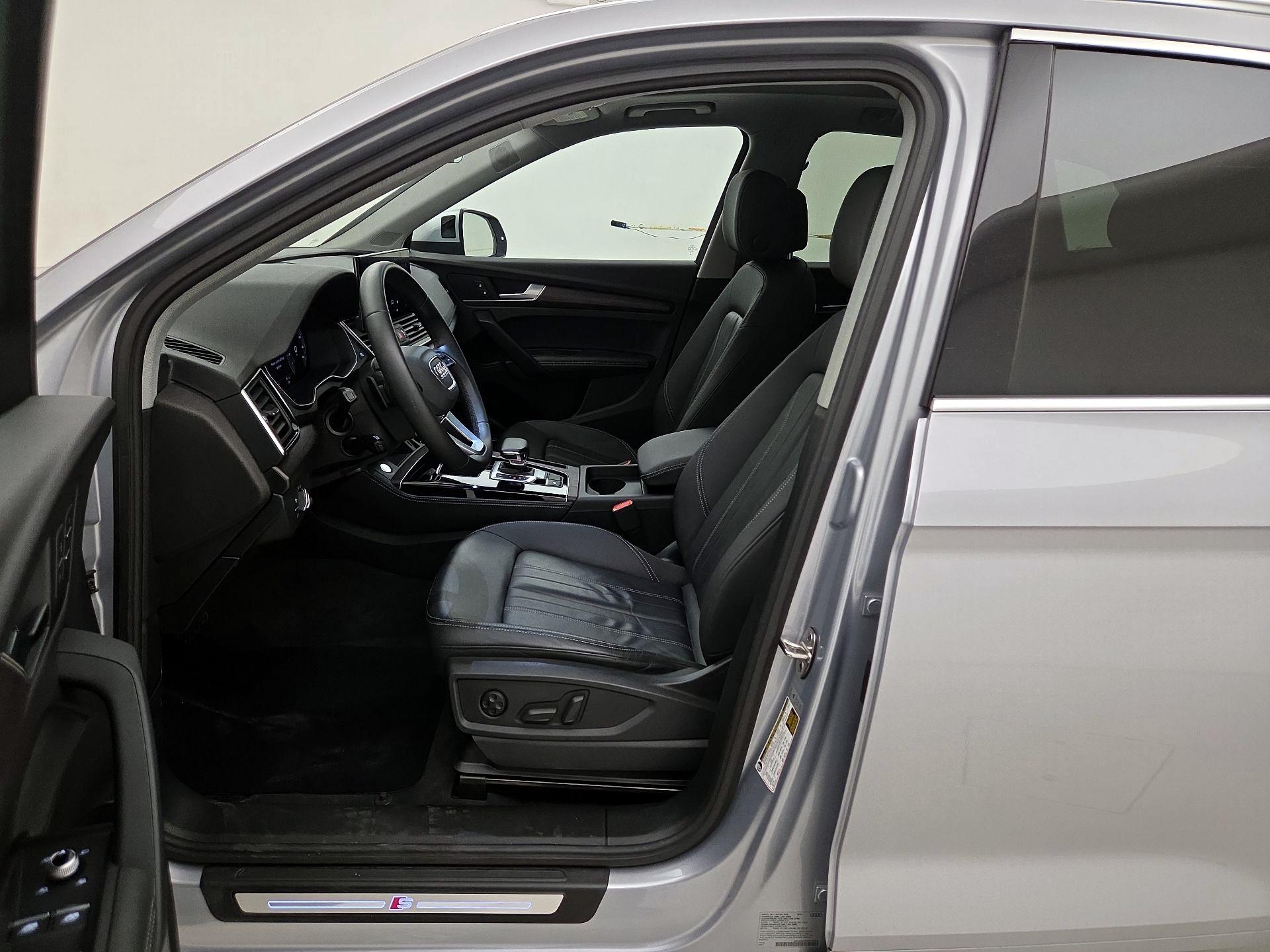 Thumbnail: 2023 Audi Q5 - 11