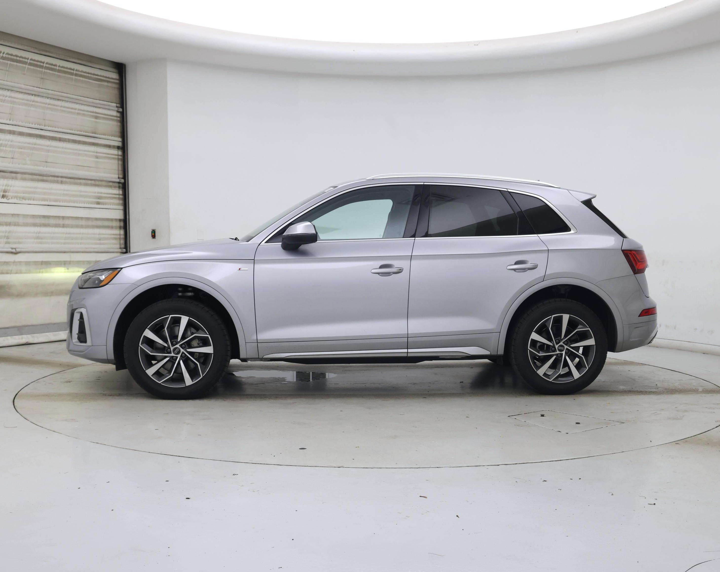 Thumbnail: 2023 Audi Q5 - 3