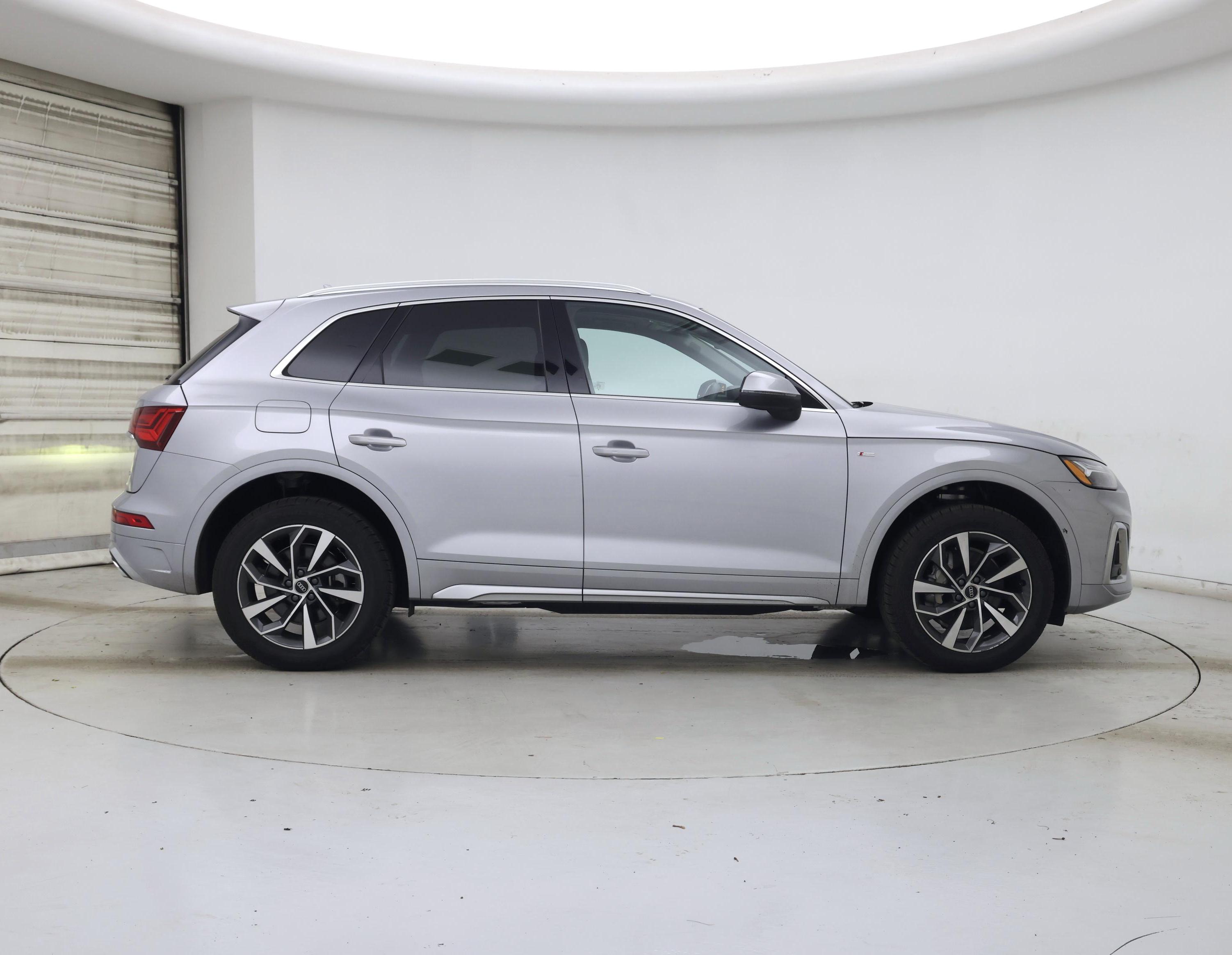 Thumbnail: 2023 Audi Q5 - 7