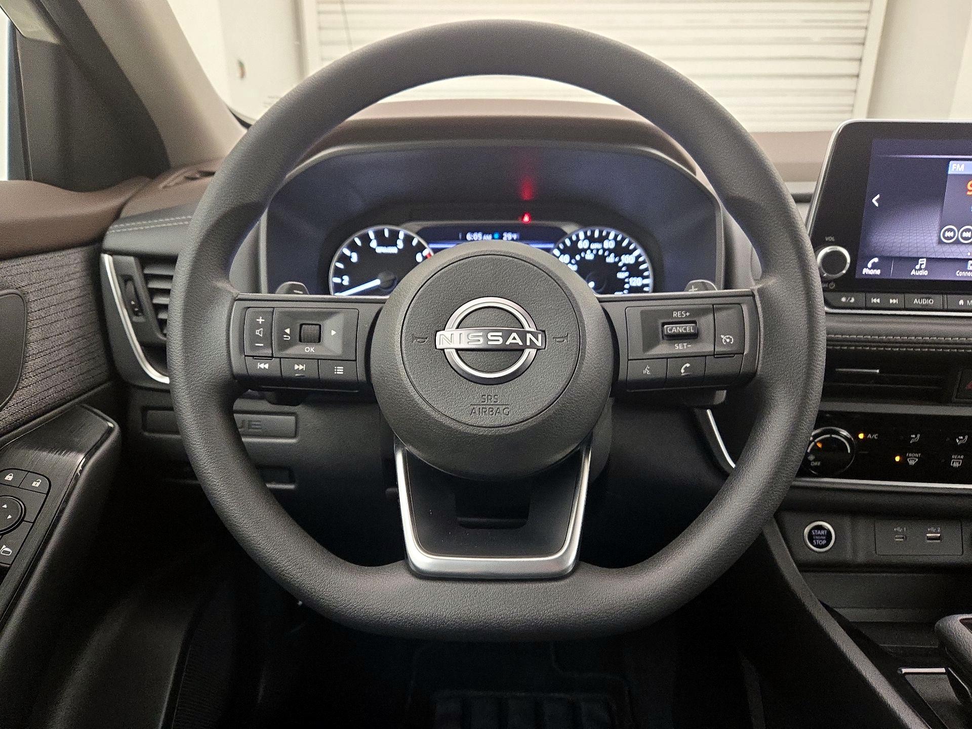 Thumbnail: 2023 Nissan Rogue - 10