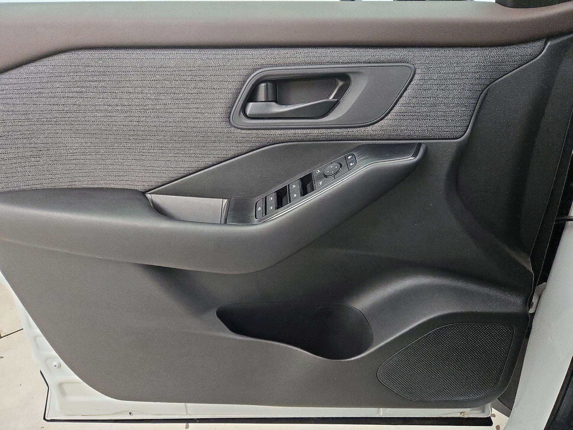 Thumbnail: 2023 Nissan Rogue - 12