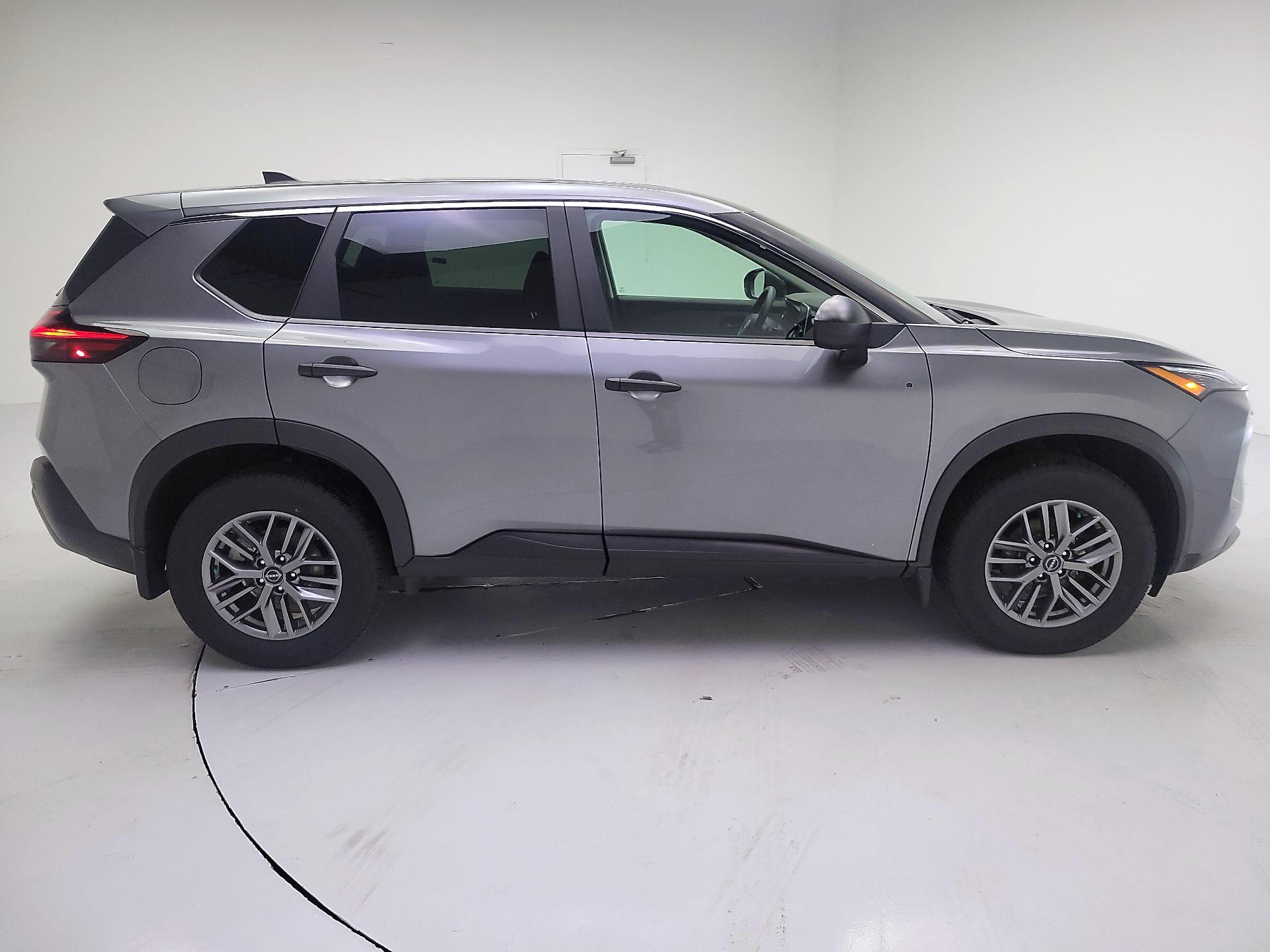 Thumbnail: 2023 Nissan Rogue - 4