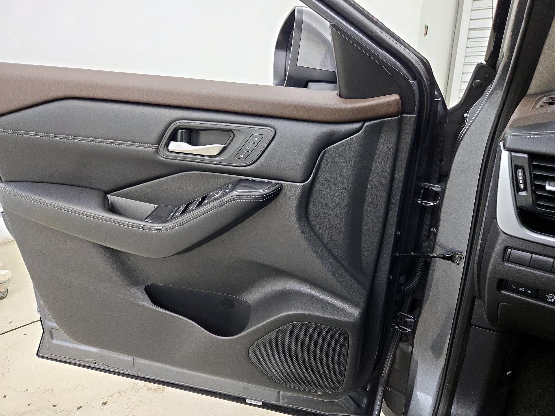 Thumbnail: 2023 Nissan Rogue - 12