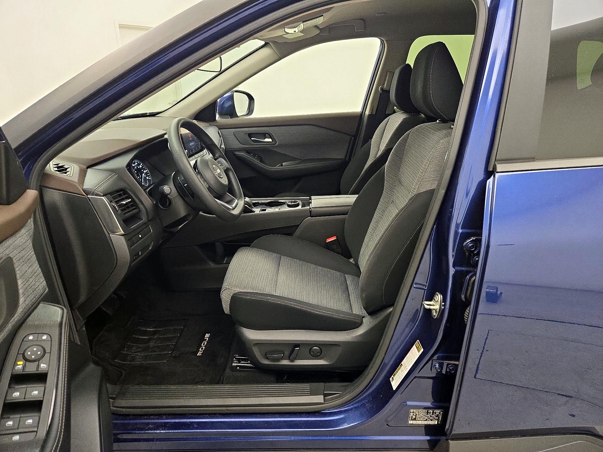 Thumbnail: 2023 Nissan Rogue - 11