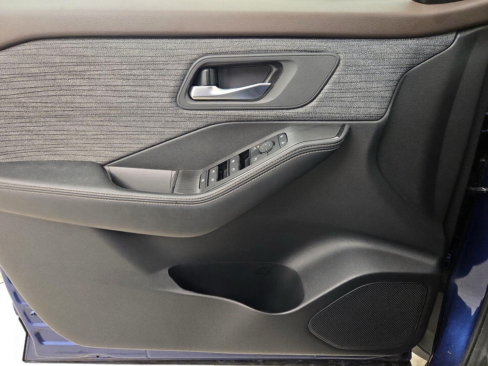 Thumbnail: 2023 Nissan Rogue - 12