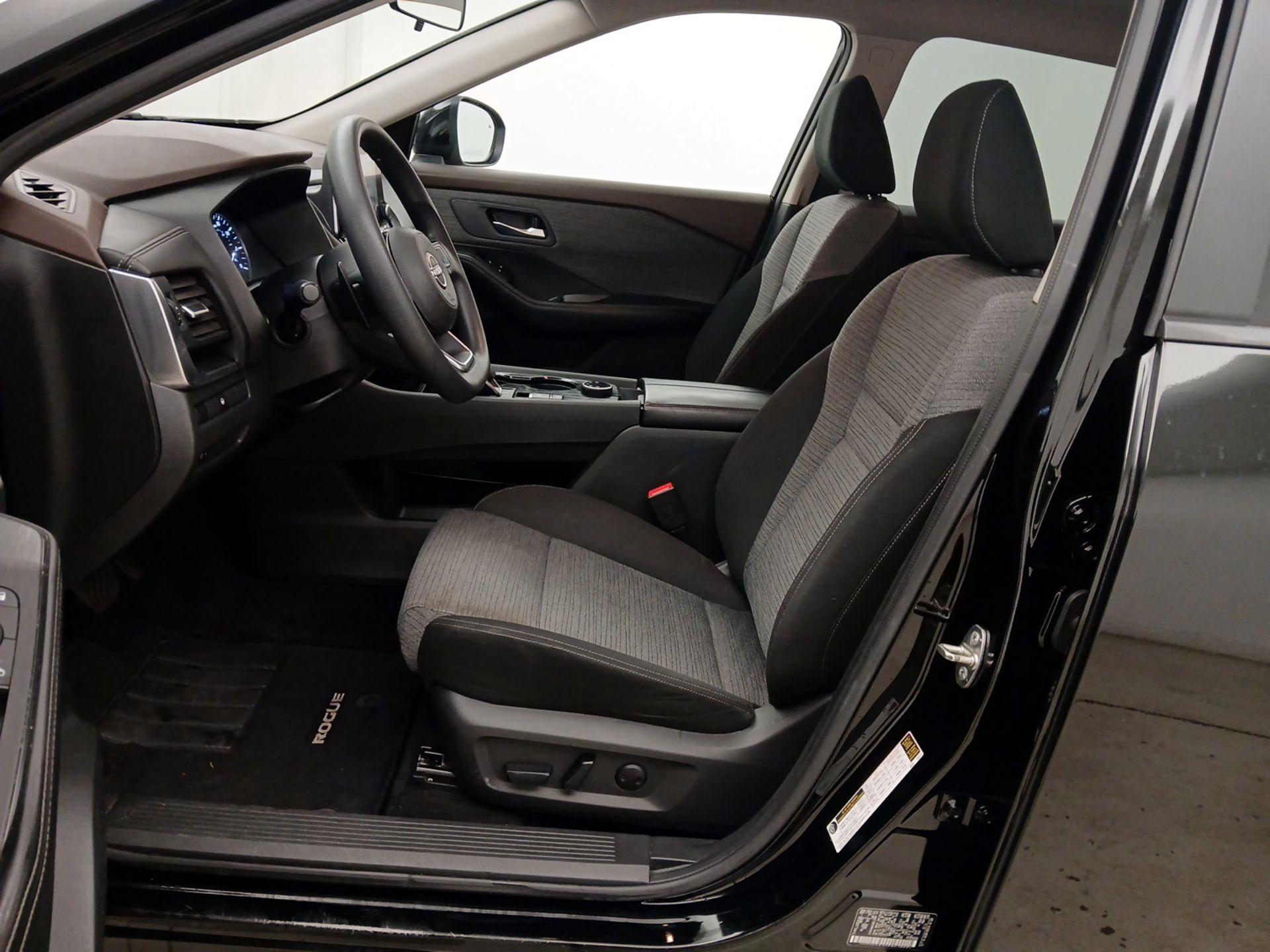 Thumbnail: 2023 Nissan Rogue - 11