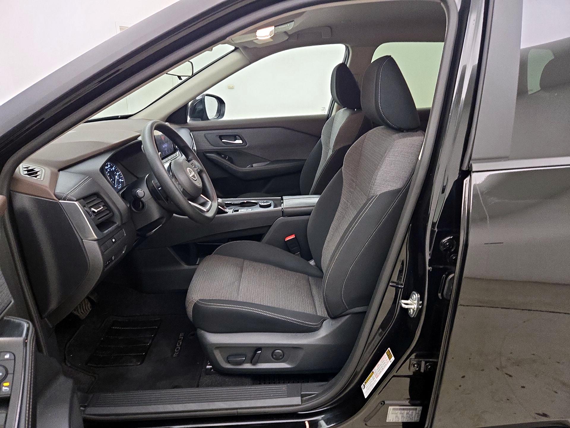 Thumbnail: 2023 Nissan Rogue - 11