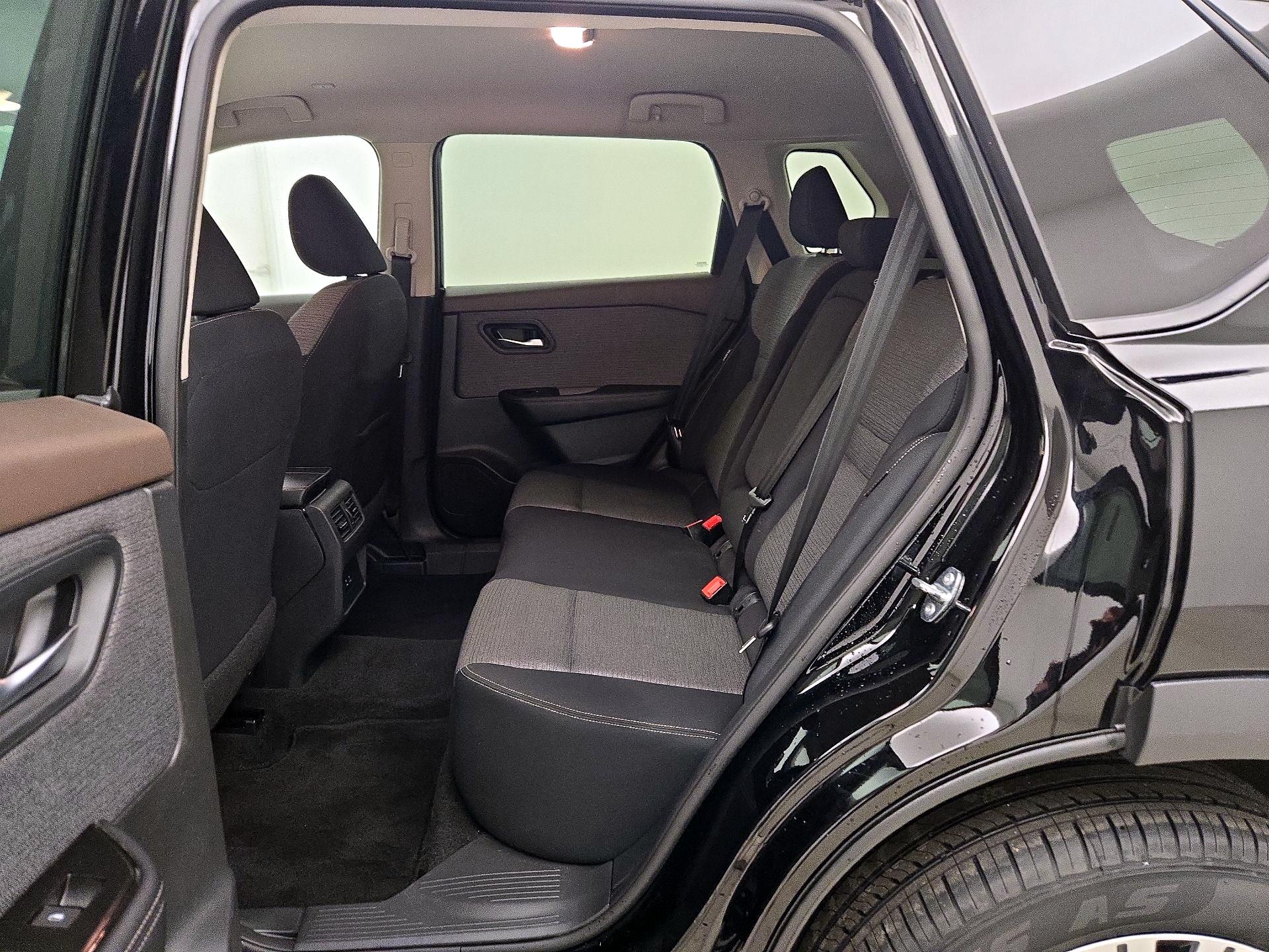 Thumbnail: 2023 Nissan Rogue - 19