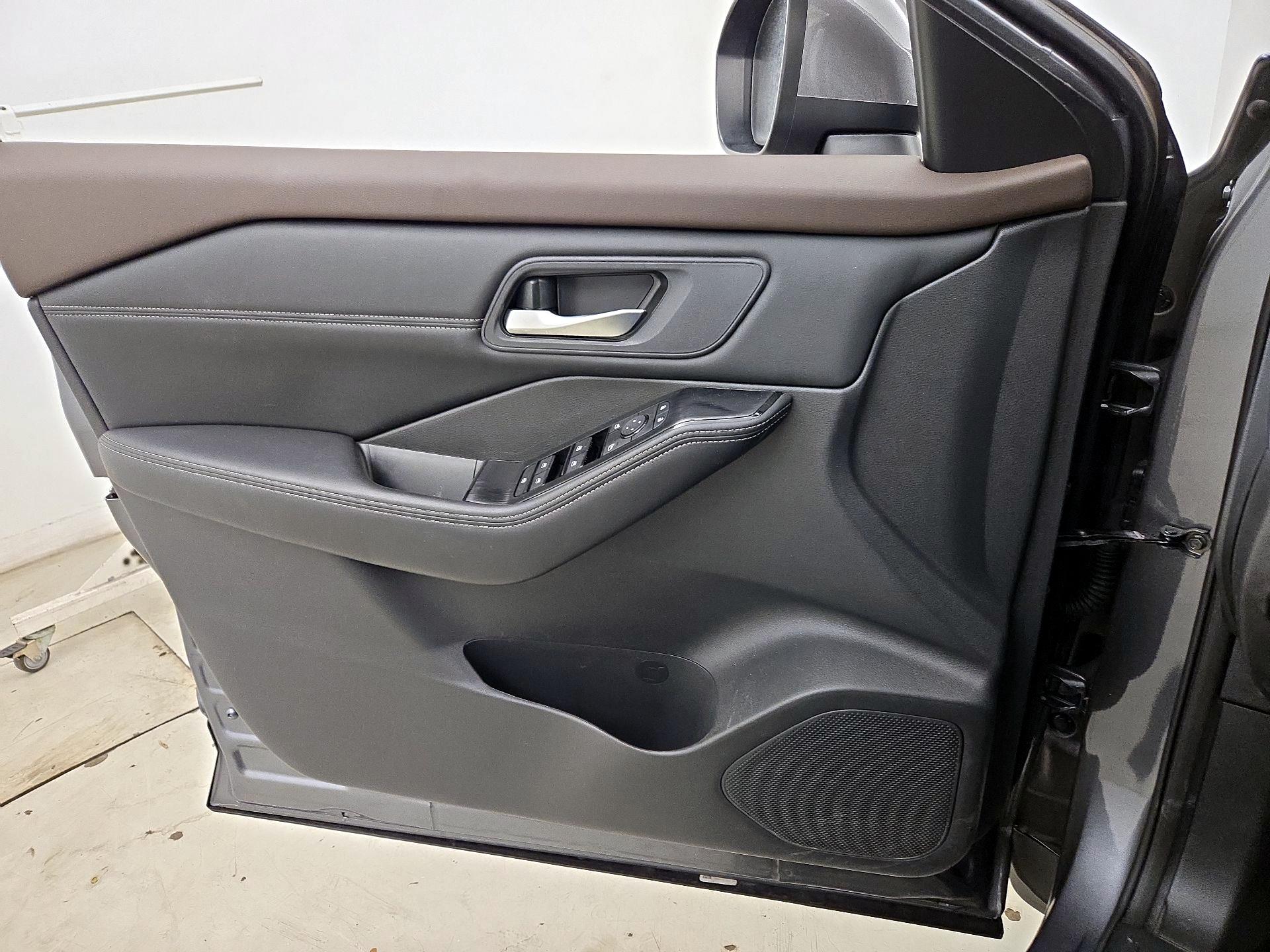 Thumbnail: 2023 Nissan Rogue - 12