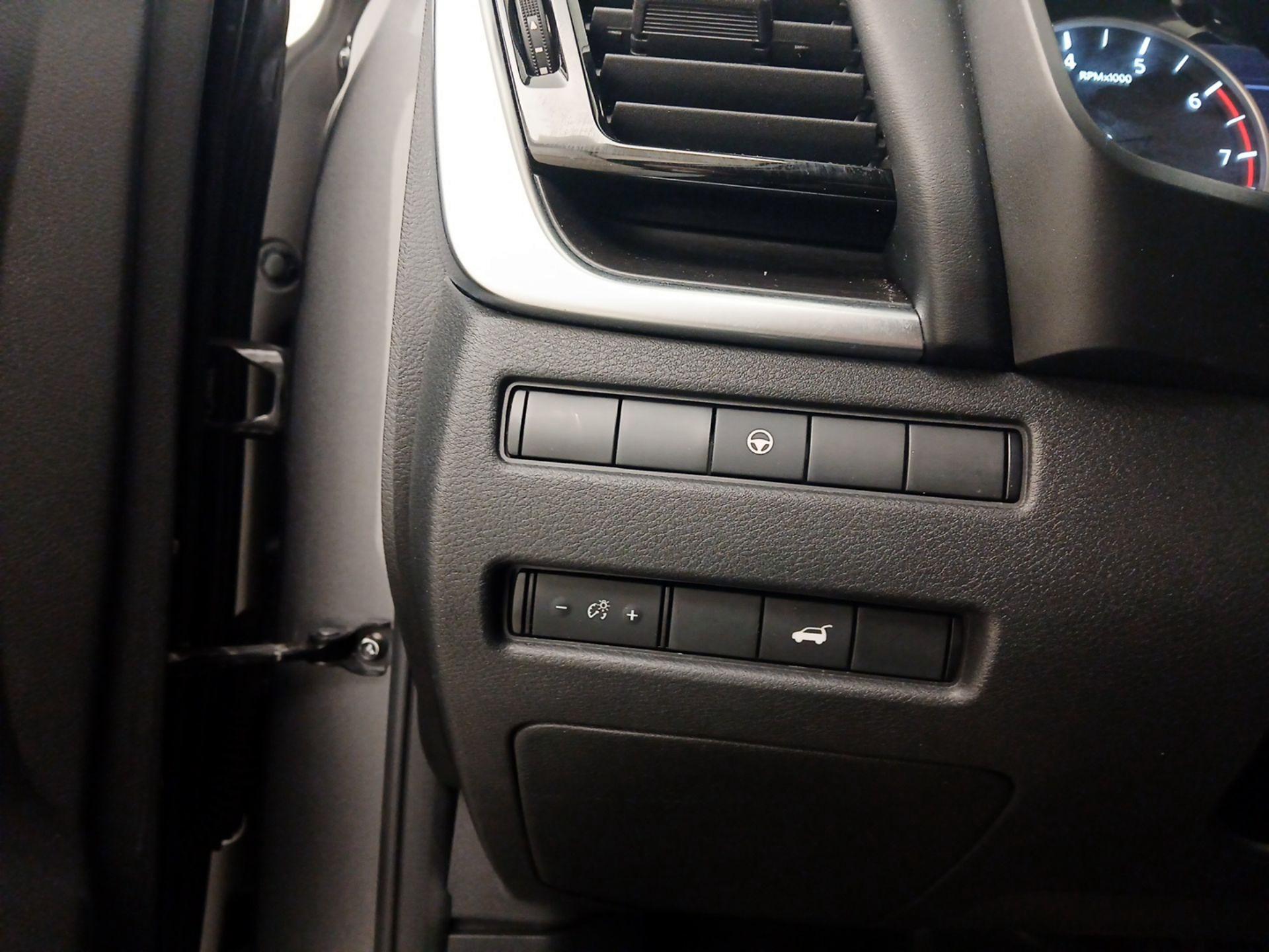 Thumbnail: 2021 Nissan Rogue - 13