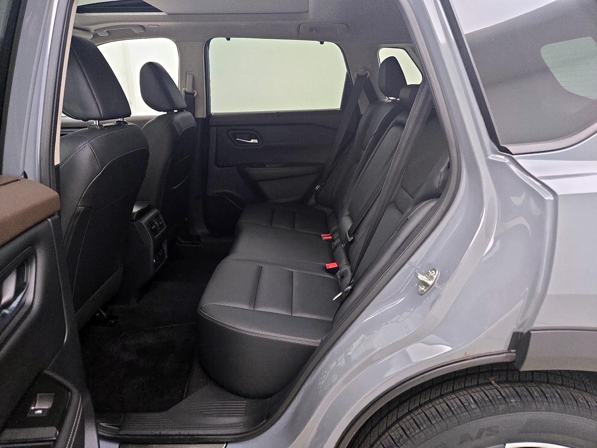 Thumbnail: 2023 Nissan Rogue - 20