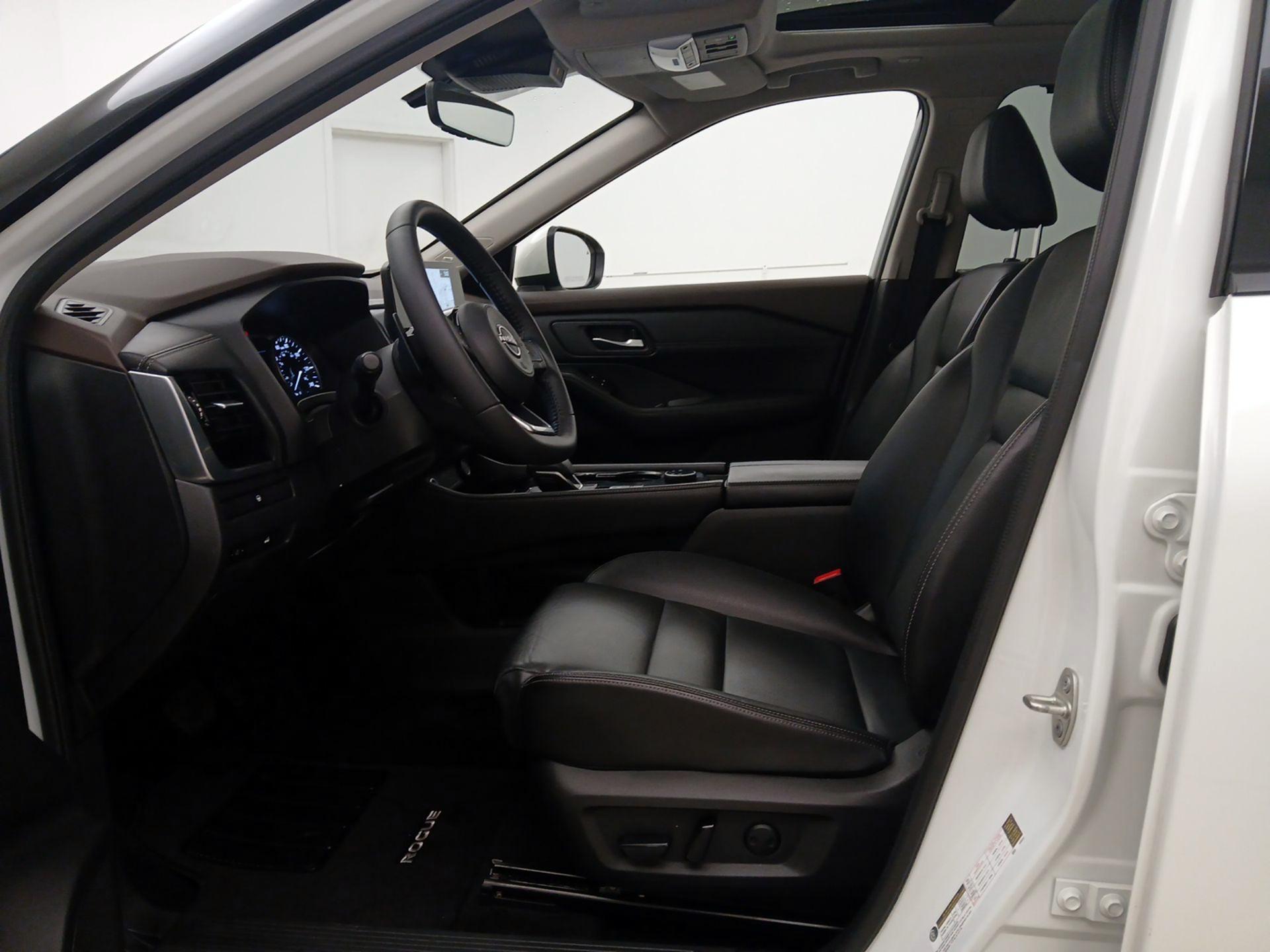 Thumbnail: 2023 Nissan Rogue - 11