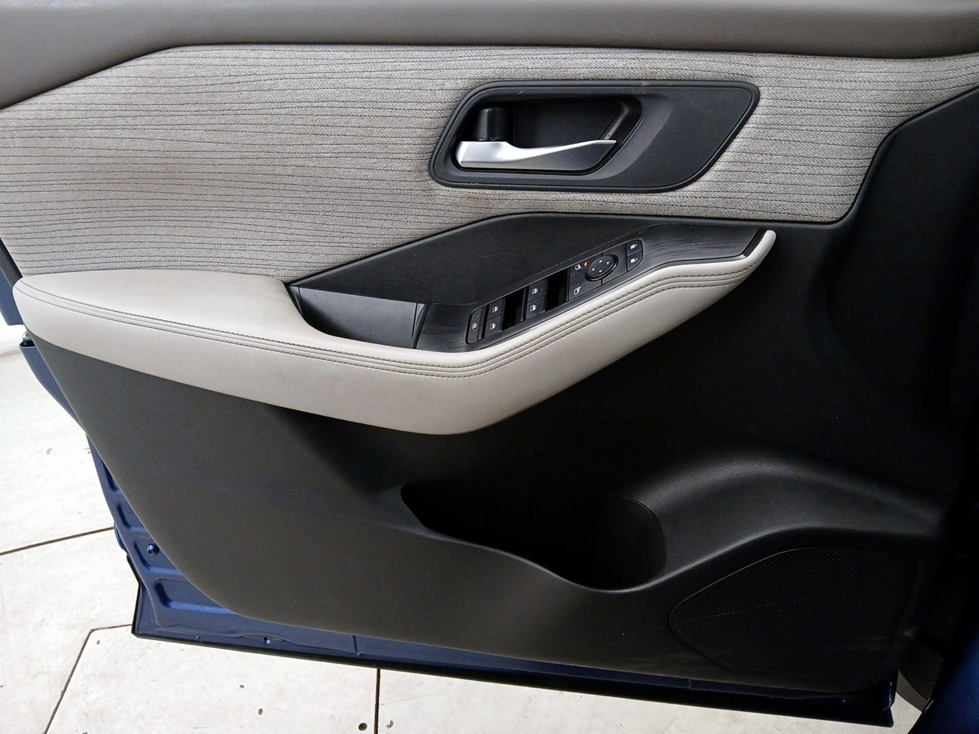 Thumbnail: 2021 Nissan Rogue - 12