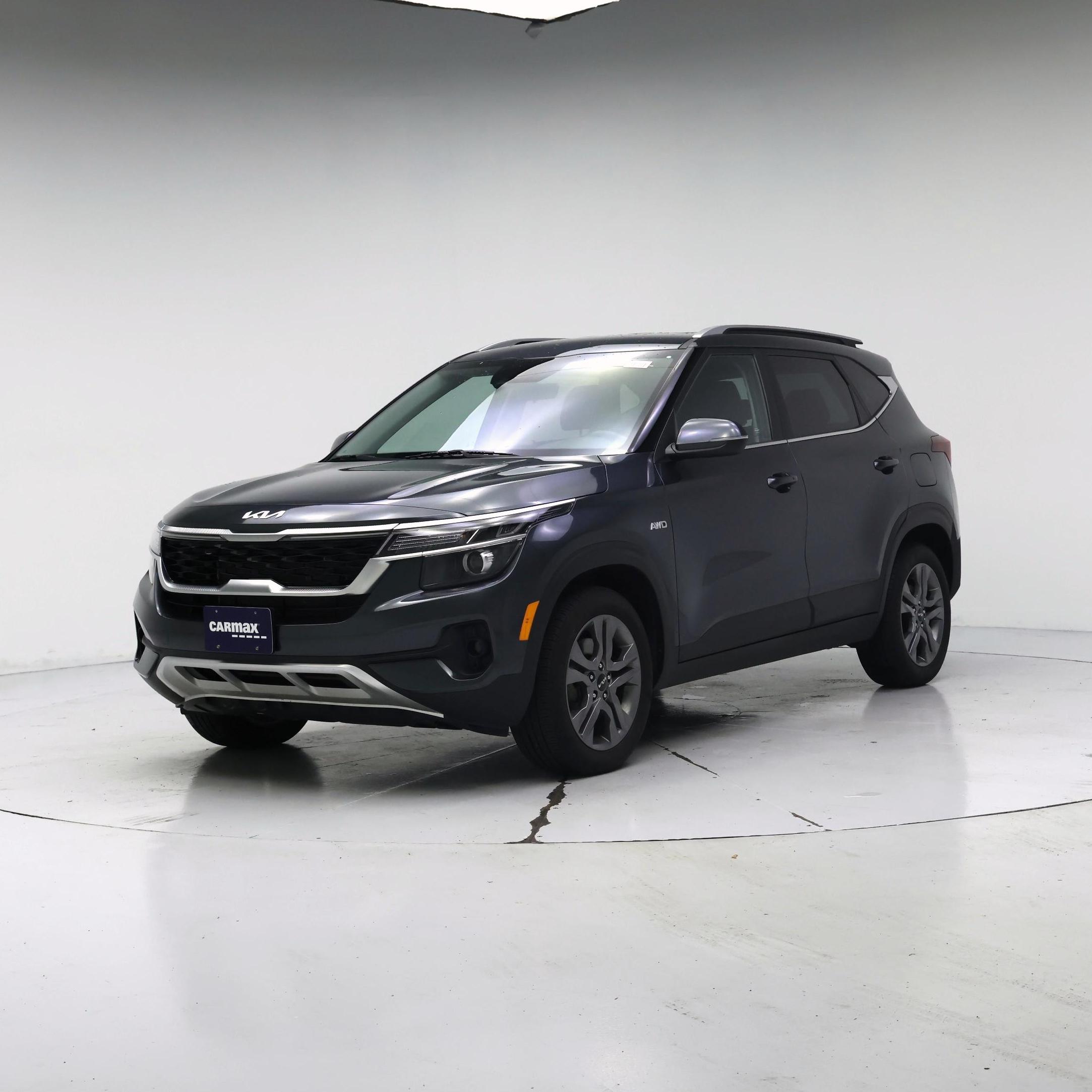 Thumbnail: 2023 Kia Seltos - 4