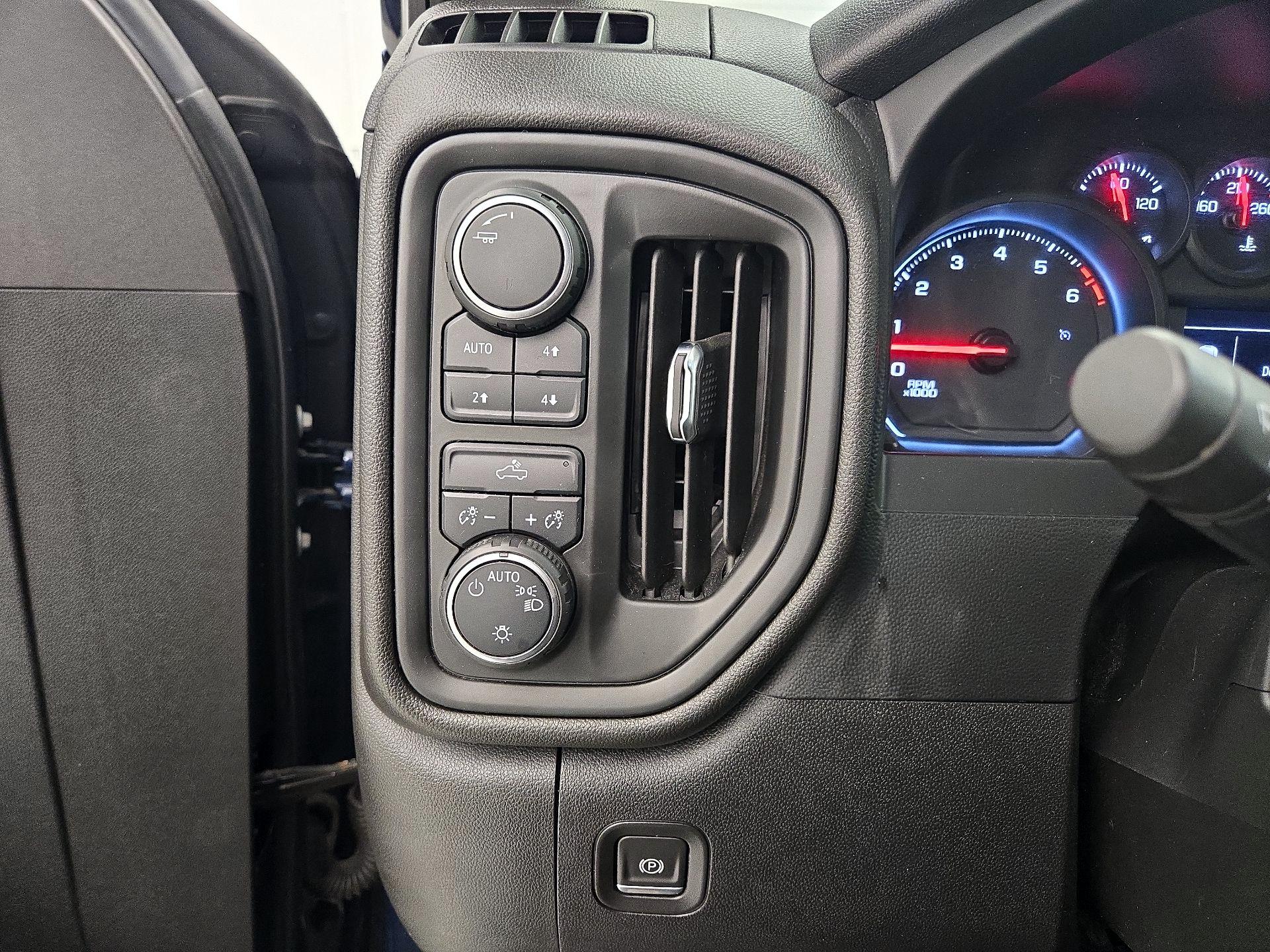 Thumbnail: 2021 Chevrolet Silverado 1500 - 13