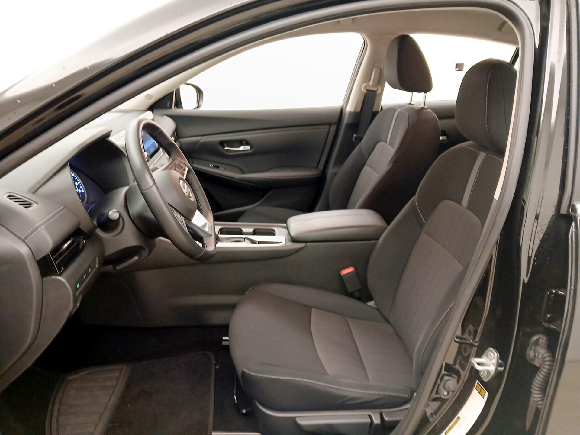 Thumbnail: 2022 Nissan Sentra - 11