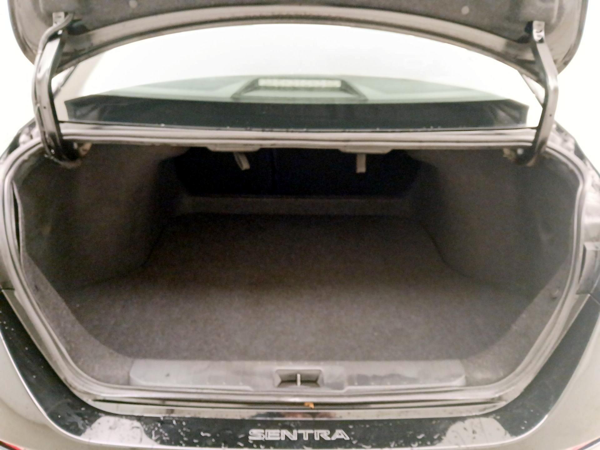 Thumbnail: 2022 Nissan Sentra - 19