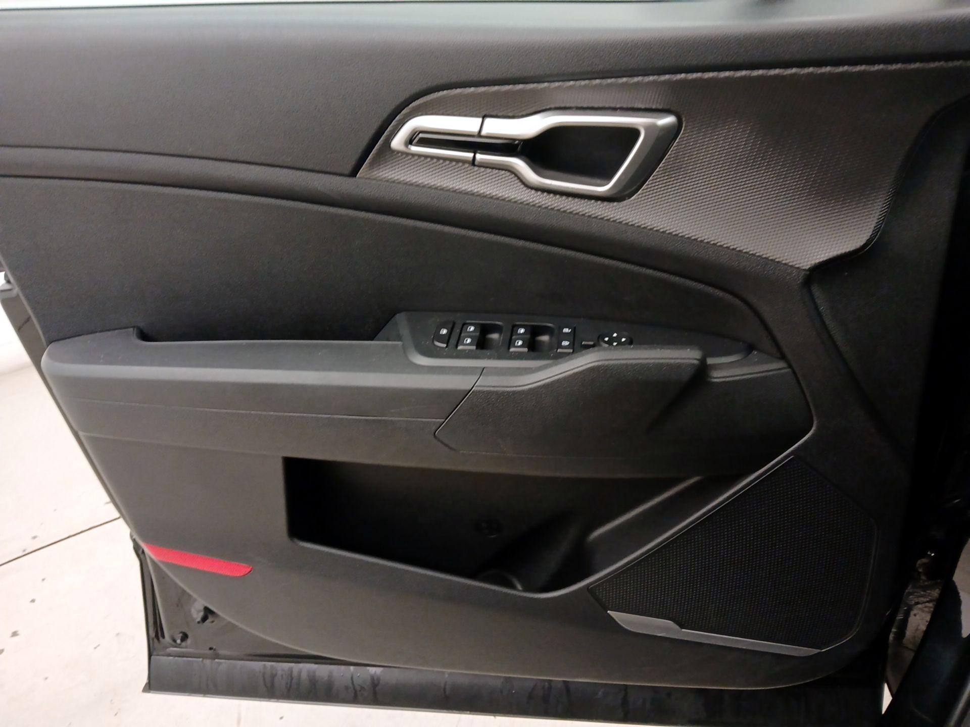 Thumbnail: 2024 Kia Sportage - 12