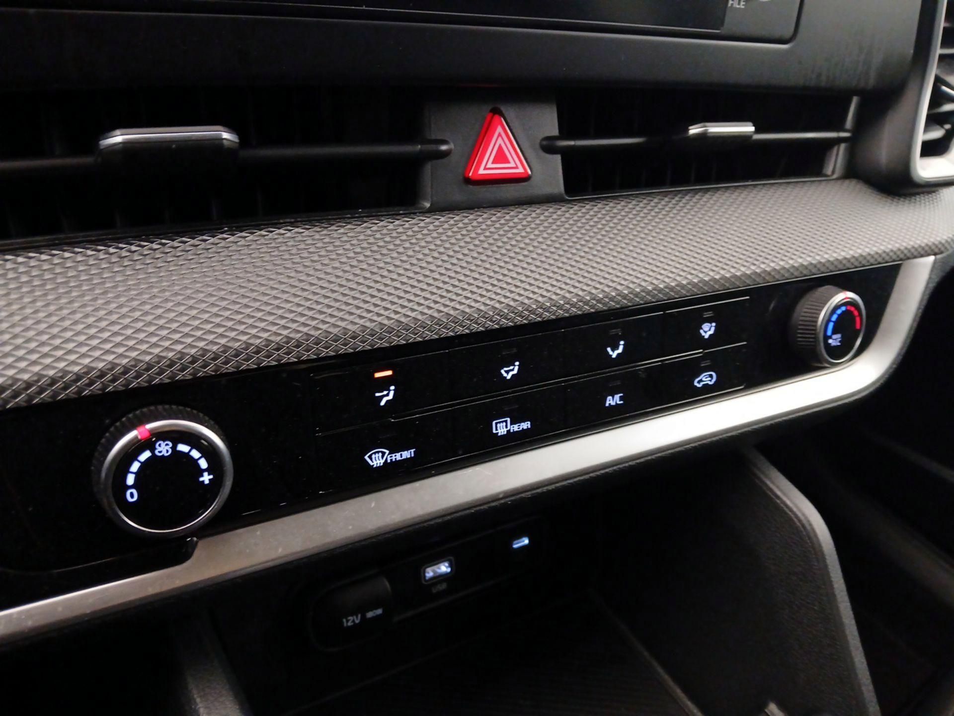 Thumbnail: 2024 Kia Sportage - 16