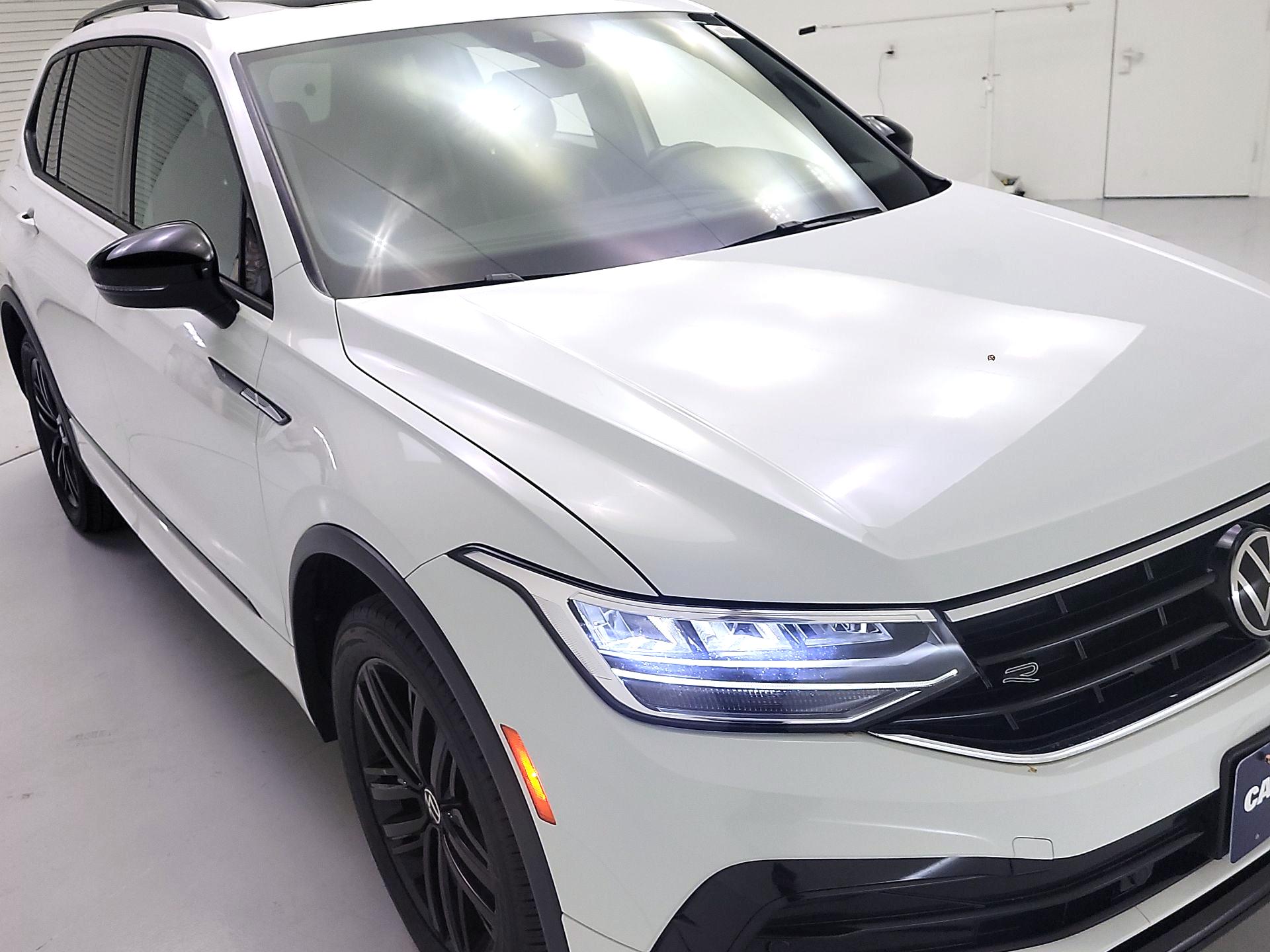 Thumbnail: 2022 Volkswagen Tiguan - 1