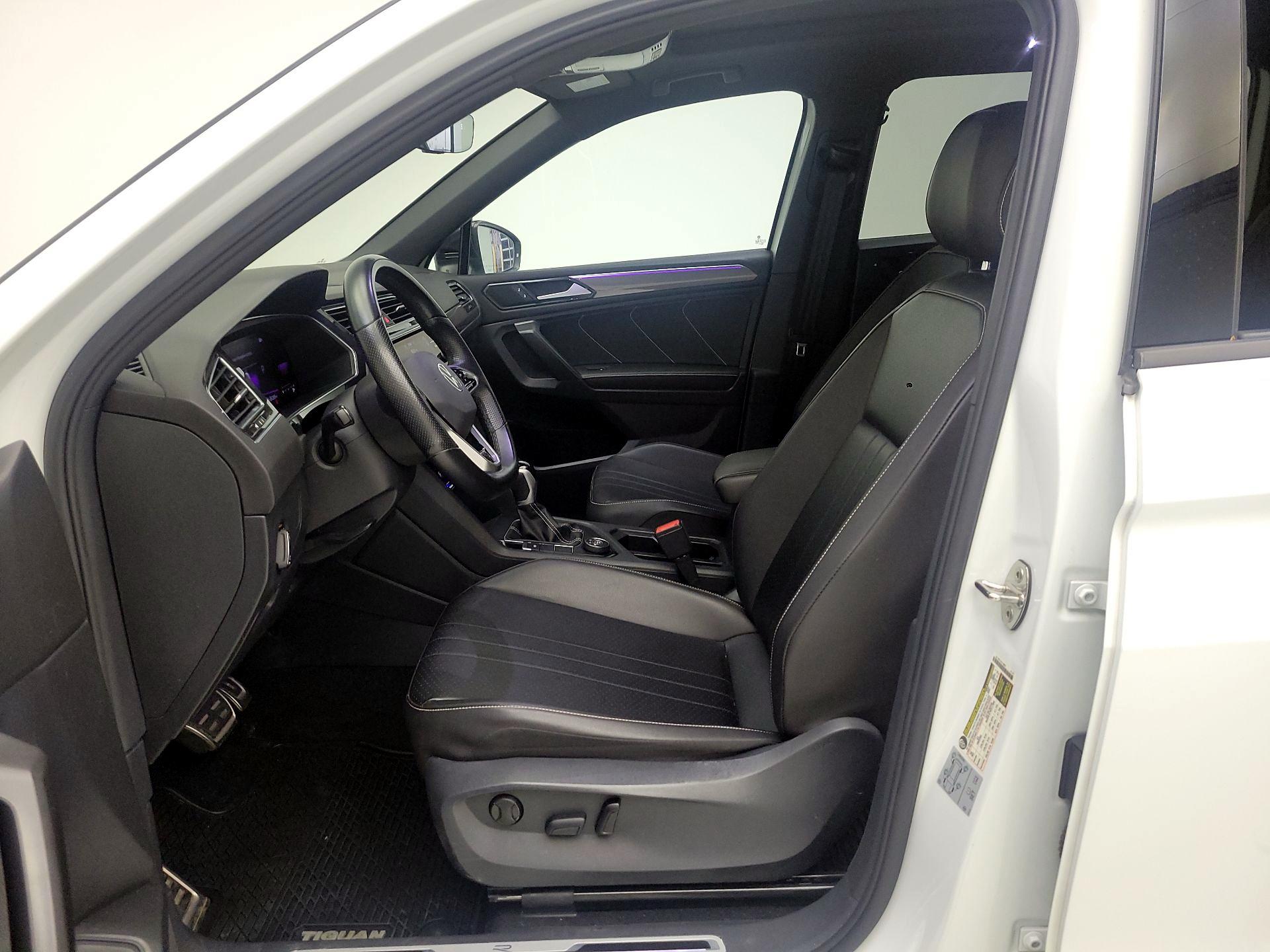 Thumbnail: 2022 Volkswagen Tiguan - 9