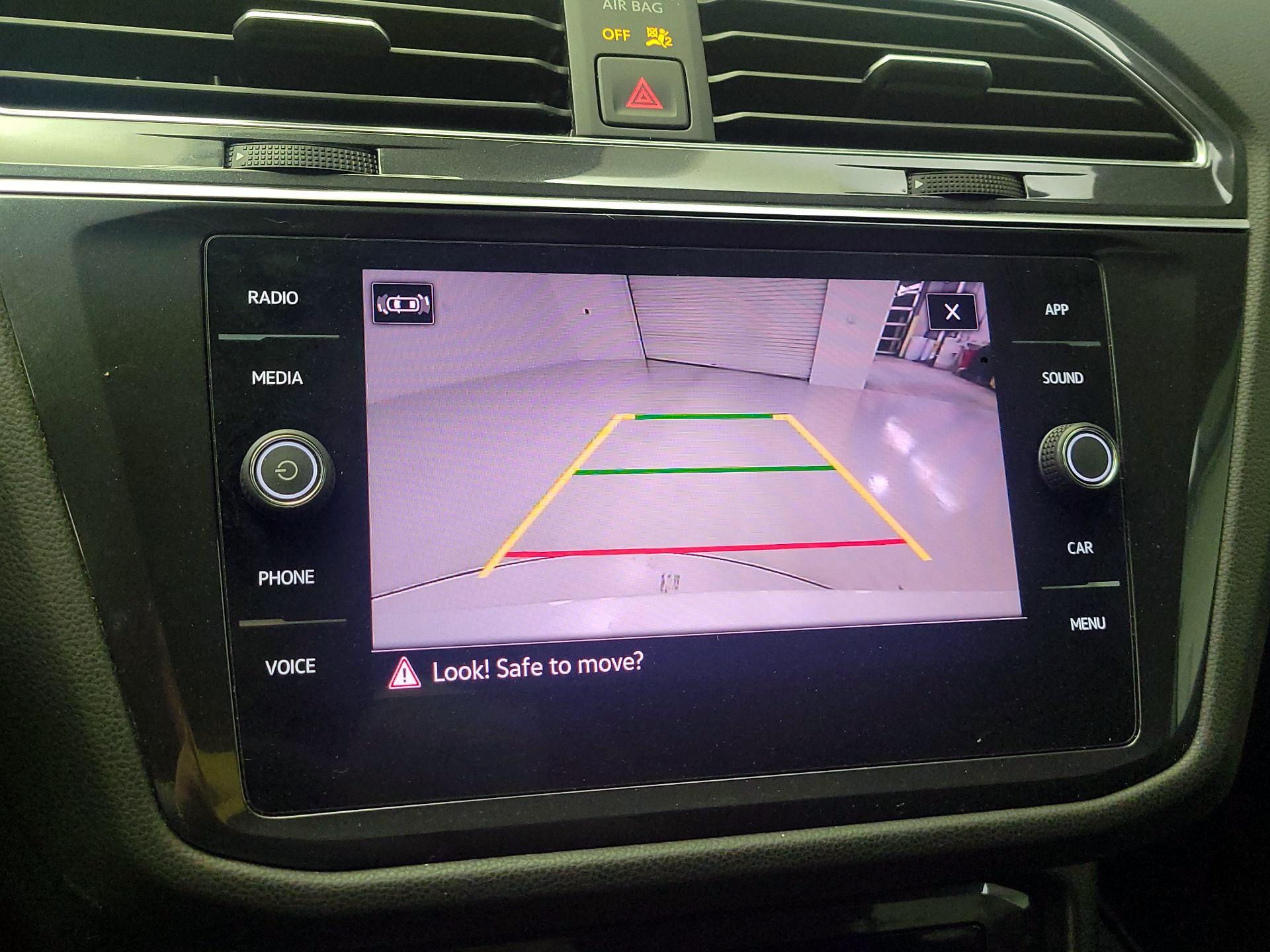 Thumbnail: 2022 Volkswagen Tiguan - 13