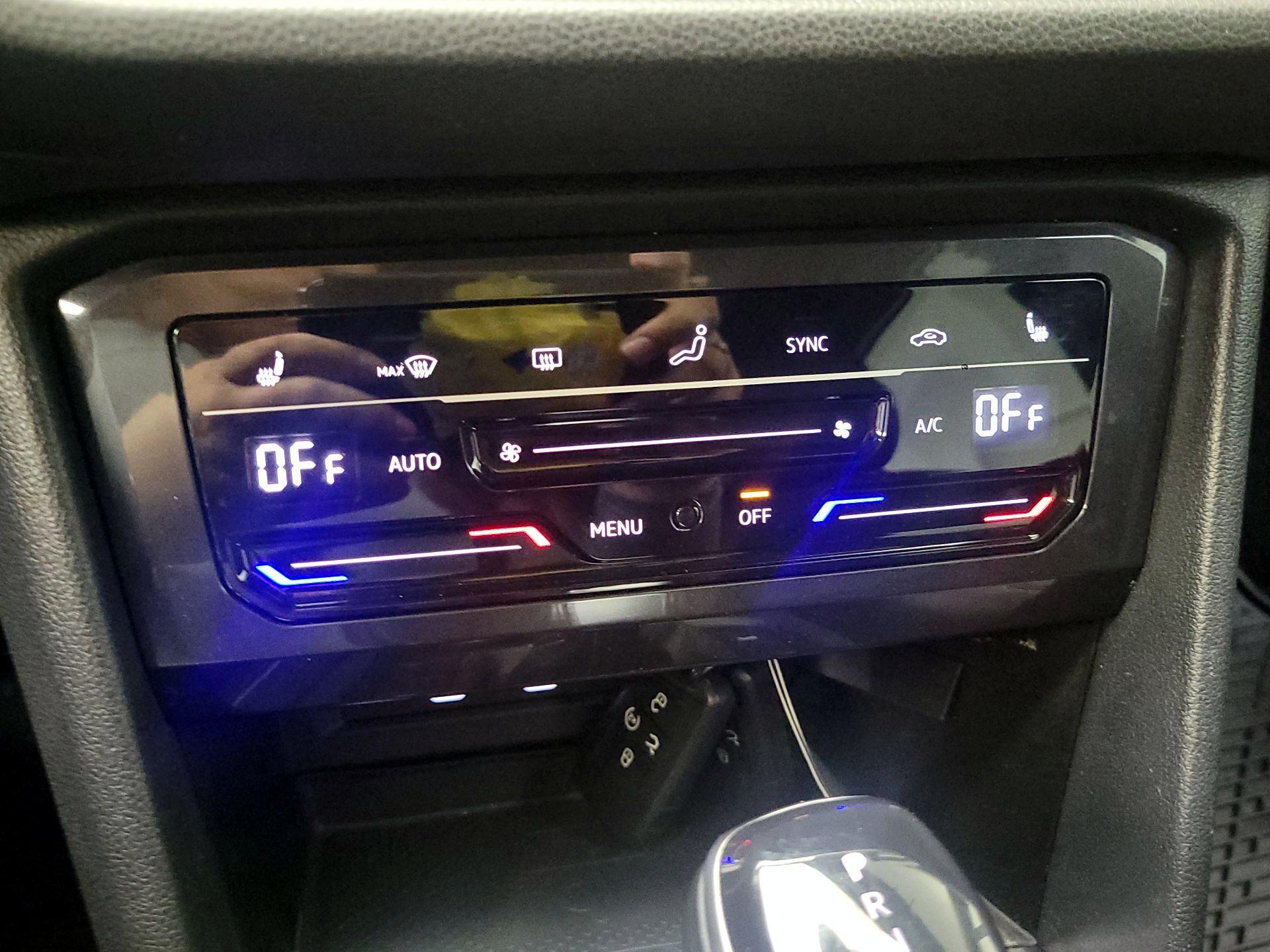 Thumbnail: 2022 Volkswagen Tiguan - 15