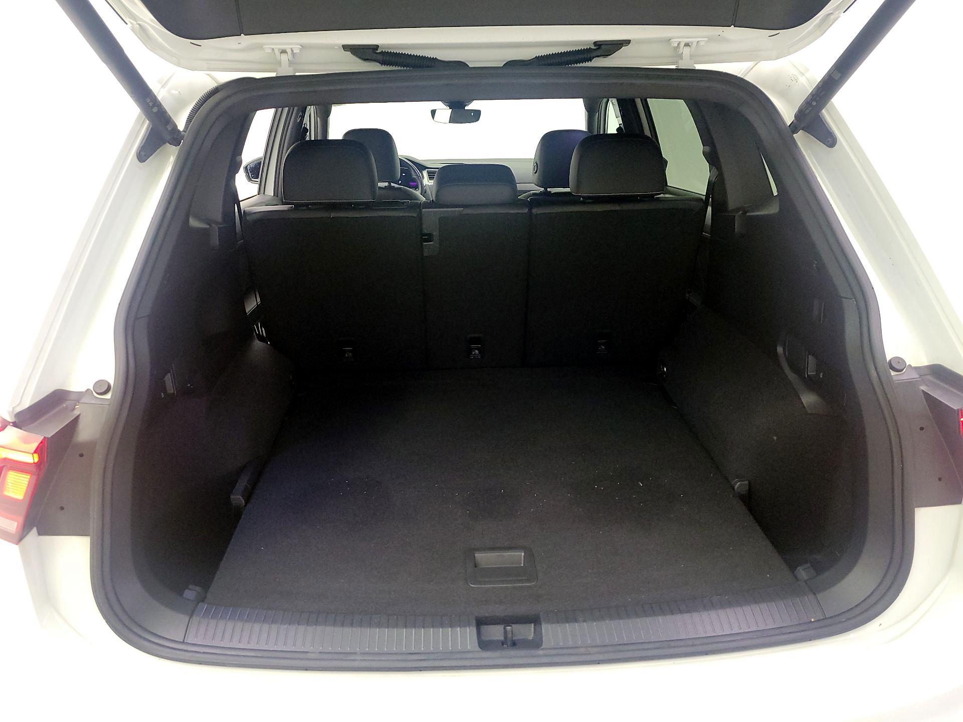 Thumbnail: 2022 Volkswagen Tiguan - 19