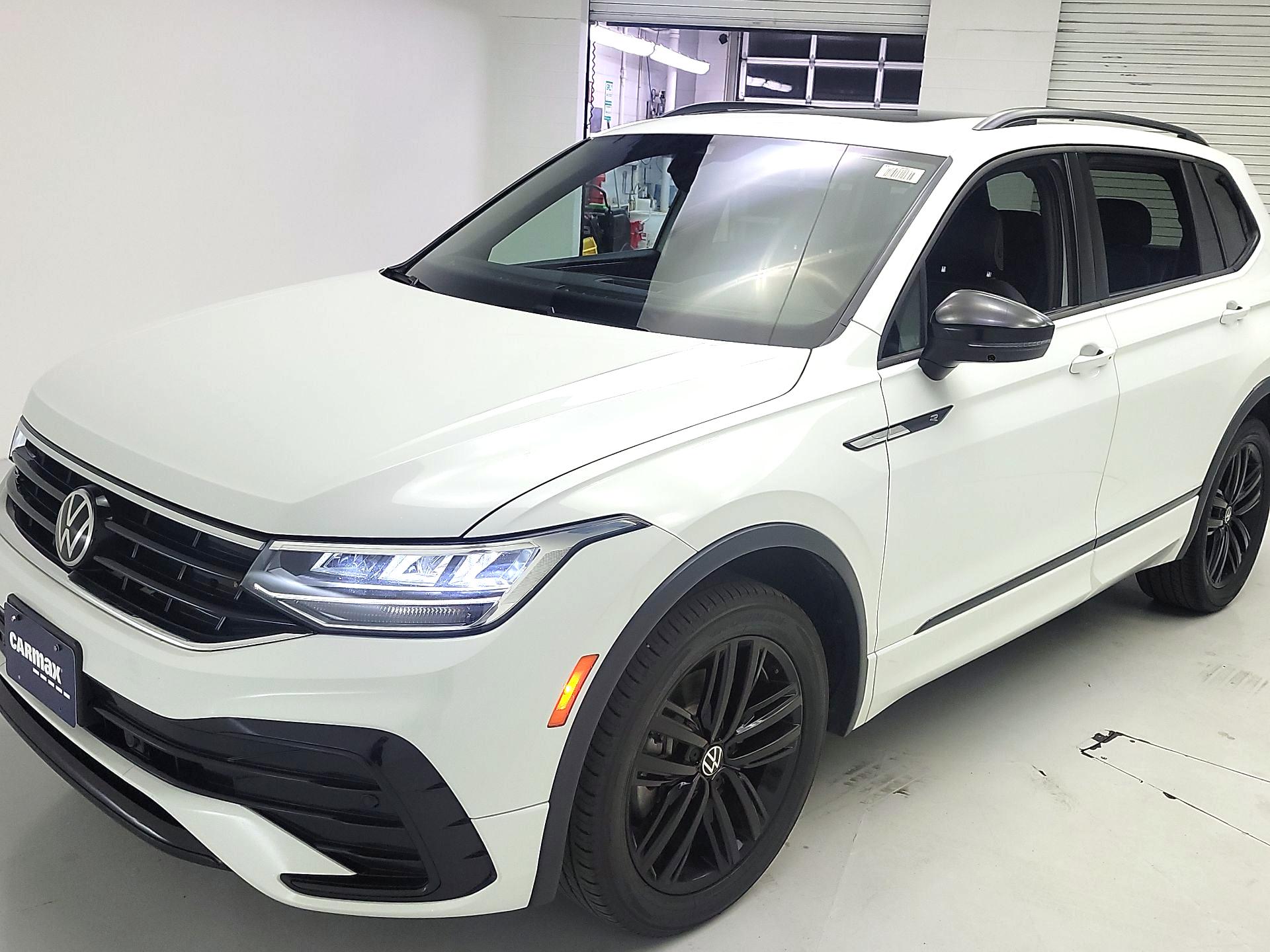 Thumbnail: 2022 Volkswagen Tiguan - 3