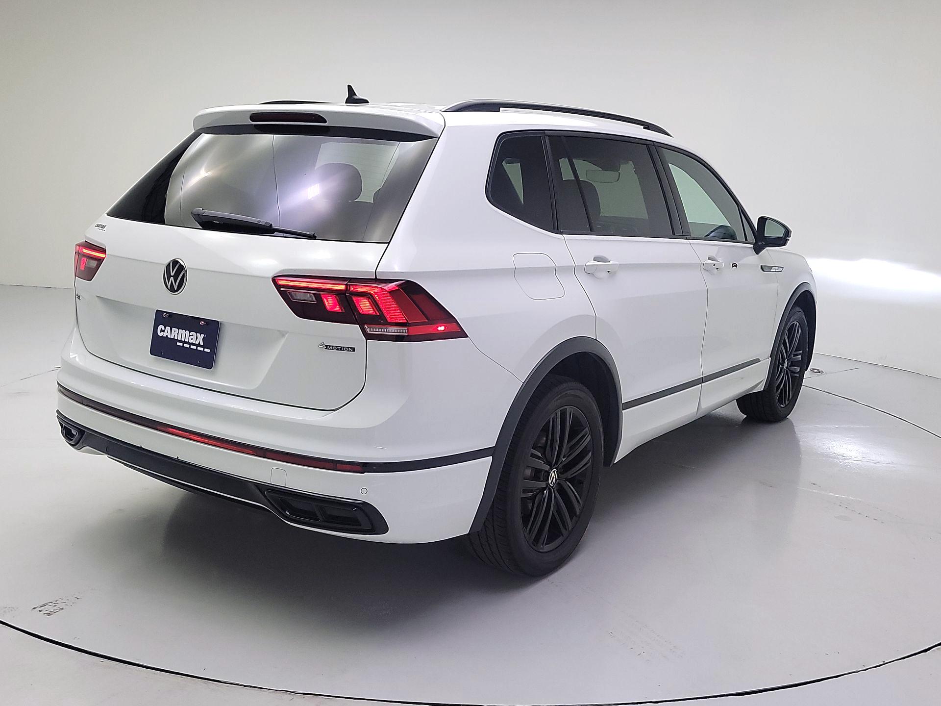 Thumbnail: 2022 Volkswagen Tiguan - 5