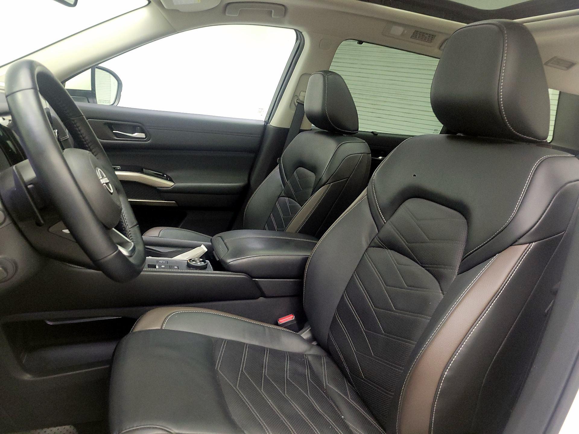 Thumbnail: 2023 Nissan Pathfinder - 9