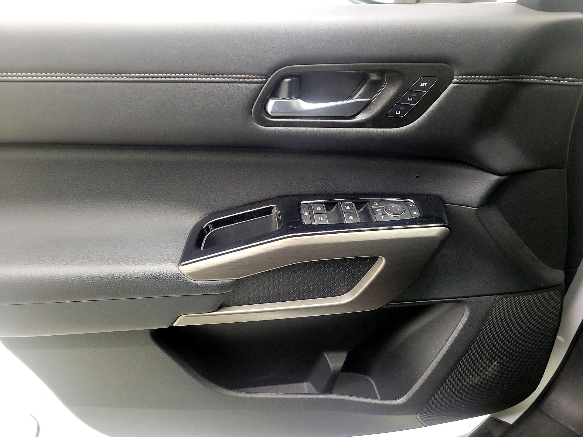 Thumbnail: 2023 Nissan Pathfinder - 10