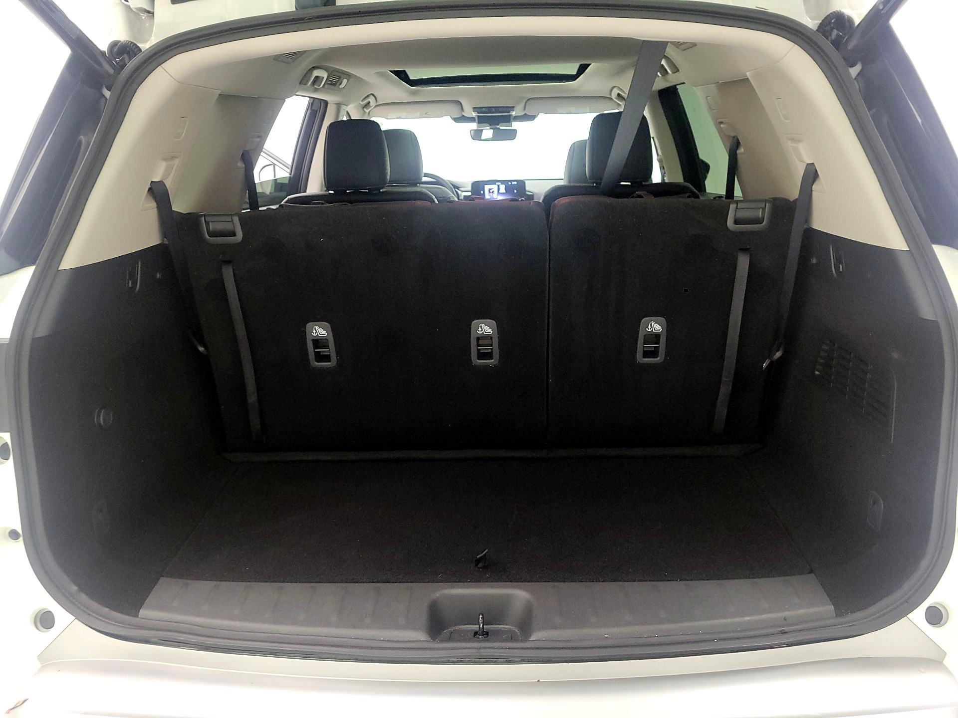 Thumbnail: 2023 Nissan Pathfinder - 18